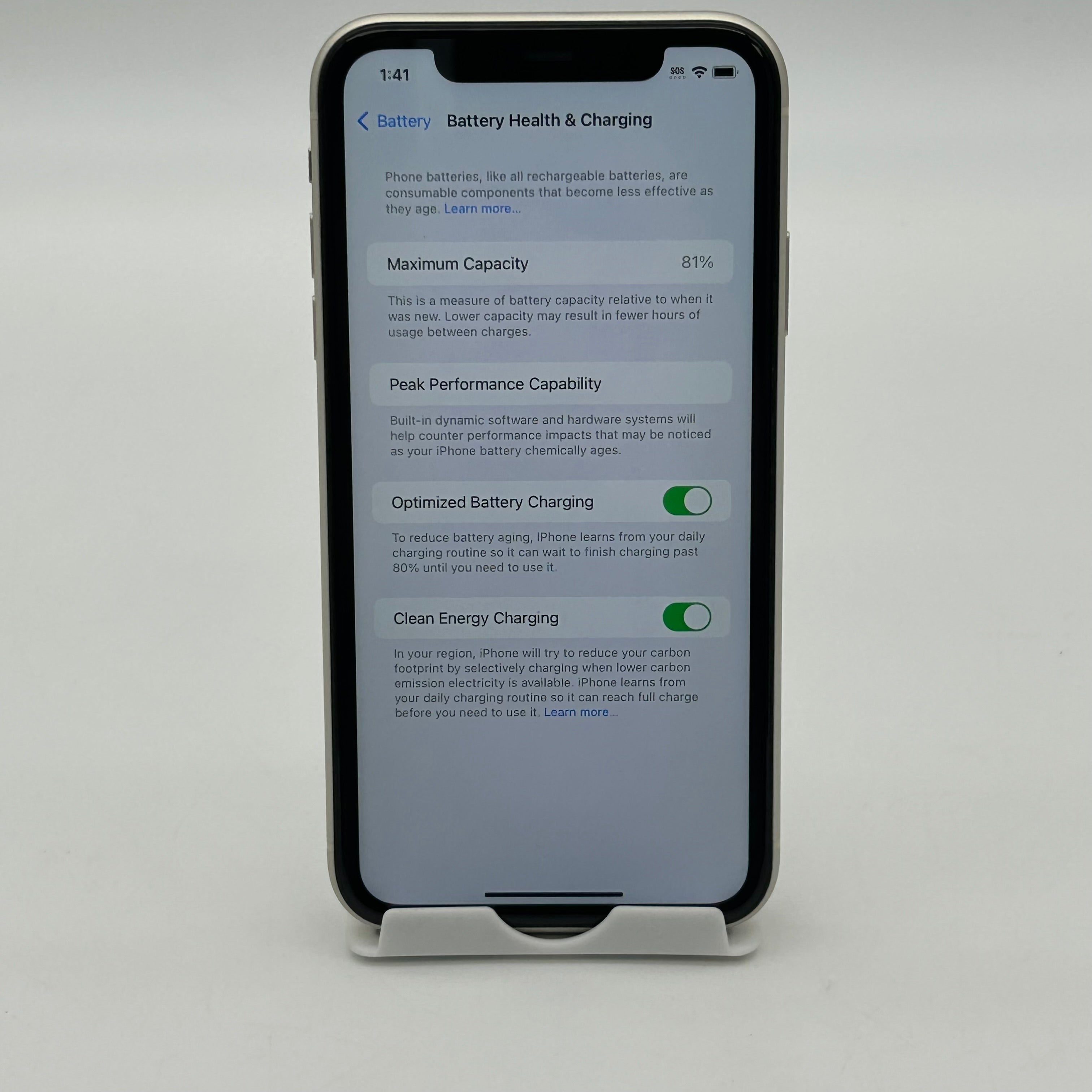 Apple iPhone 11 - 64GB - White (AT&T) MH8E3LL/A 81% BH