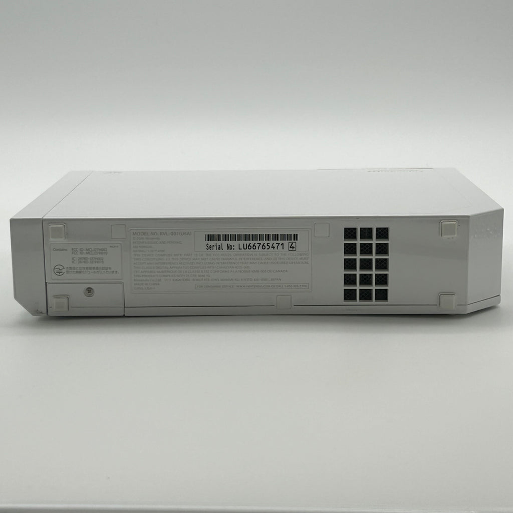 Nintendo Wii (RVL-001) 2006 White Video Game System w/ Remote and Nunchuck