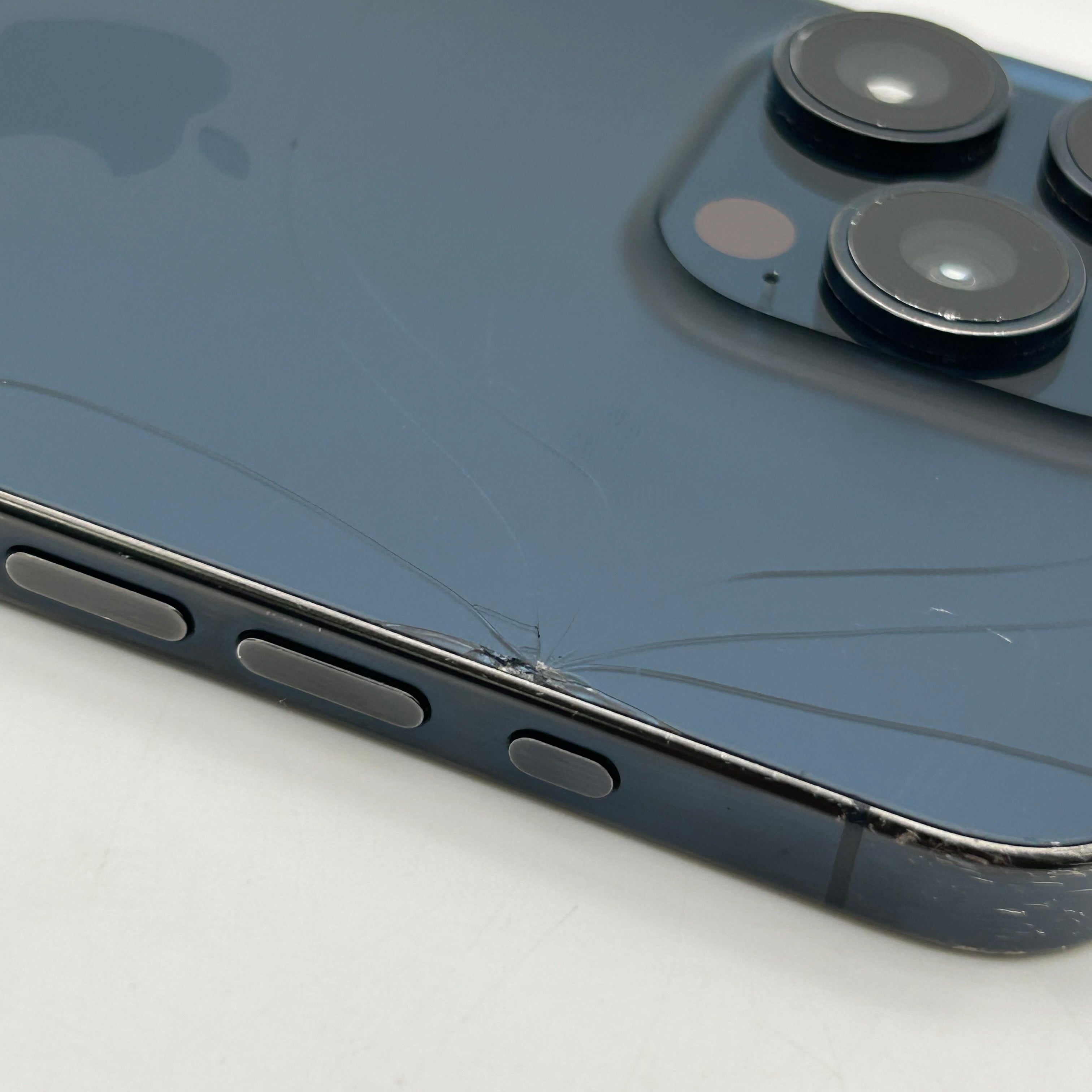 Unlocked Apple iPhone 15 Pro Max - 1TB Blue Titanium - Crack Back - 86% Batt
