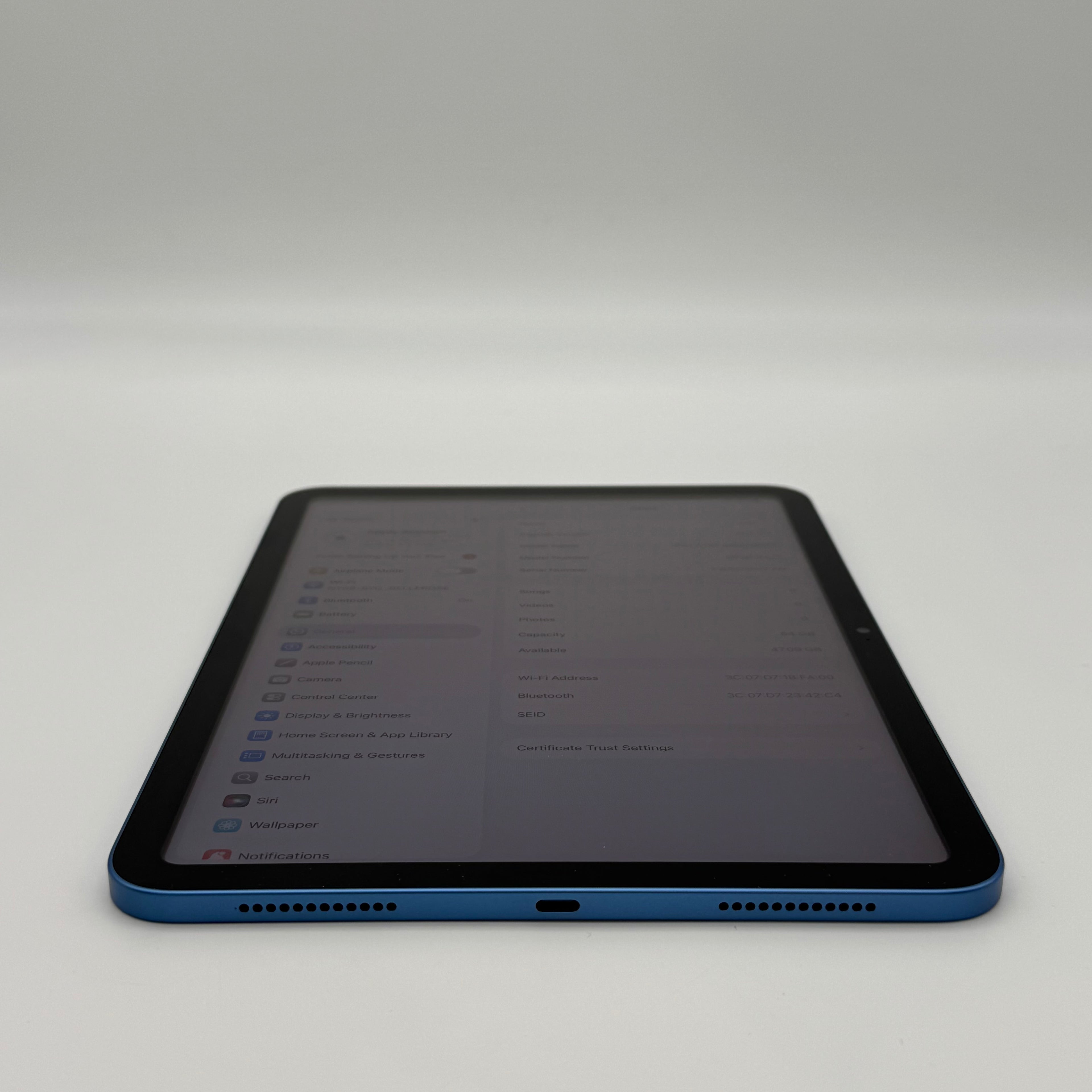 WiFi Only Apple iPad 10th Gen 64GB Blue MPQ13LL/A A2696 - Blue - Used
