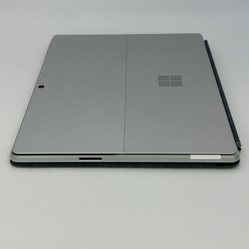 Microsoft Surface Pro 9 13-inch i5-1235U 8GB RAM 128GB SSD Silver w/ Keyboard