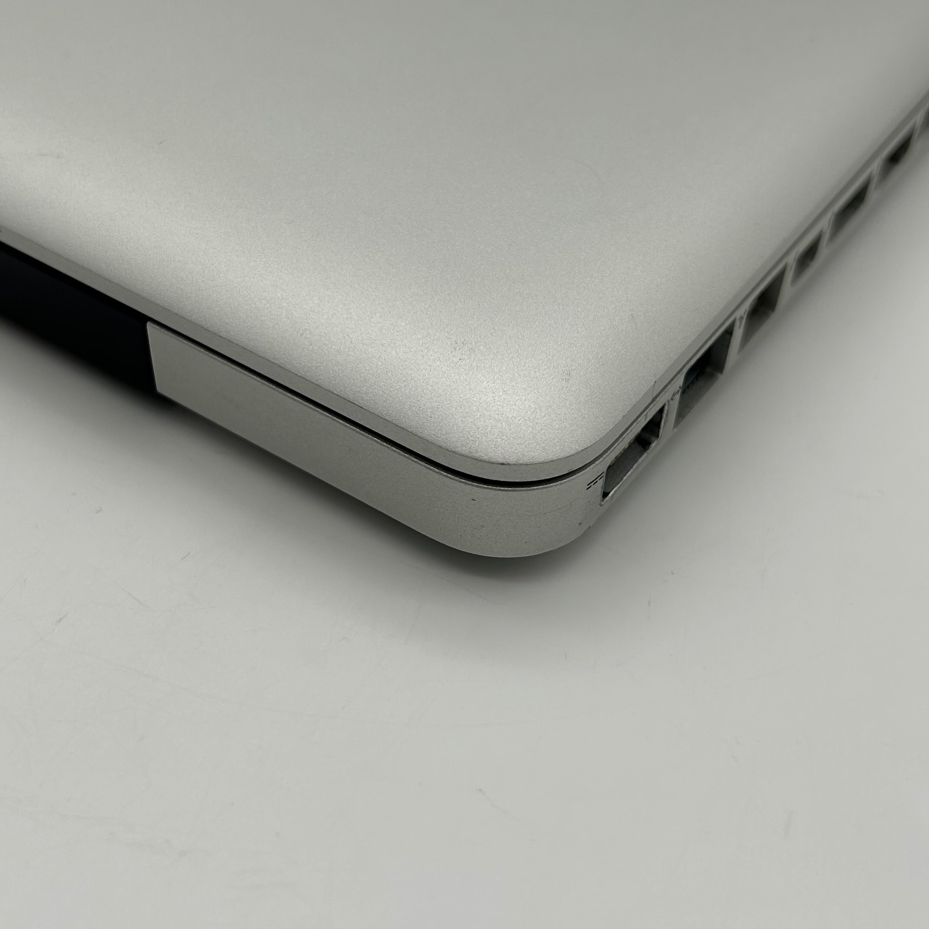 Apple Macbook Pro 17" A1297 Mid 2010 i7 2.2GHz 256GB SSD 4GB High Sierra