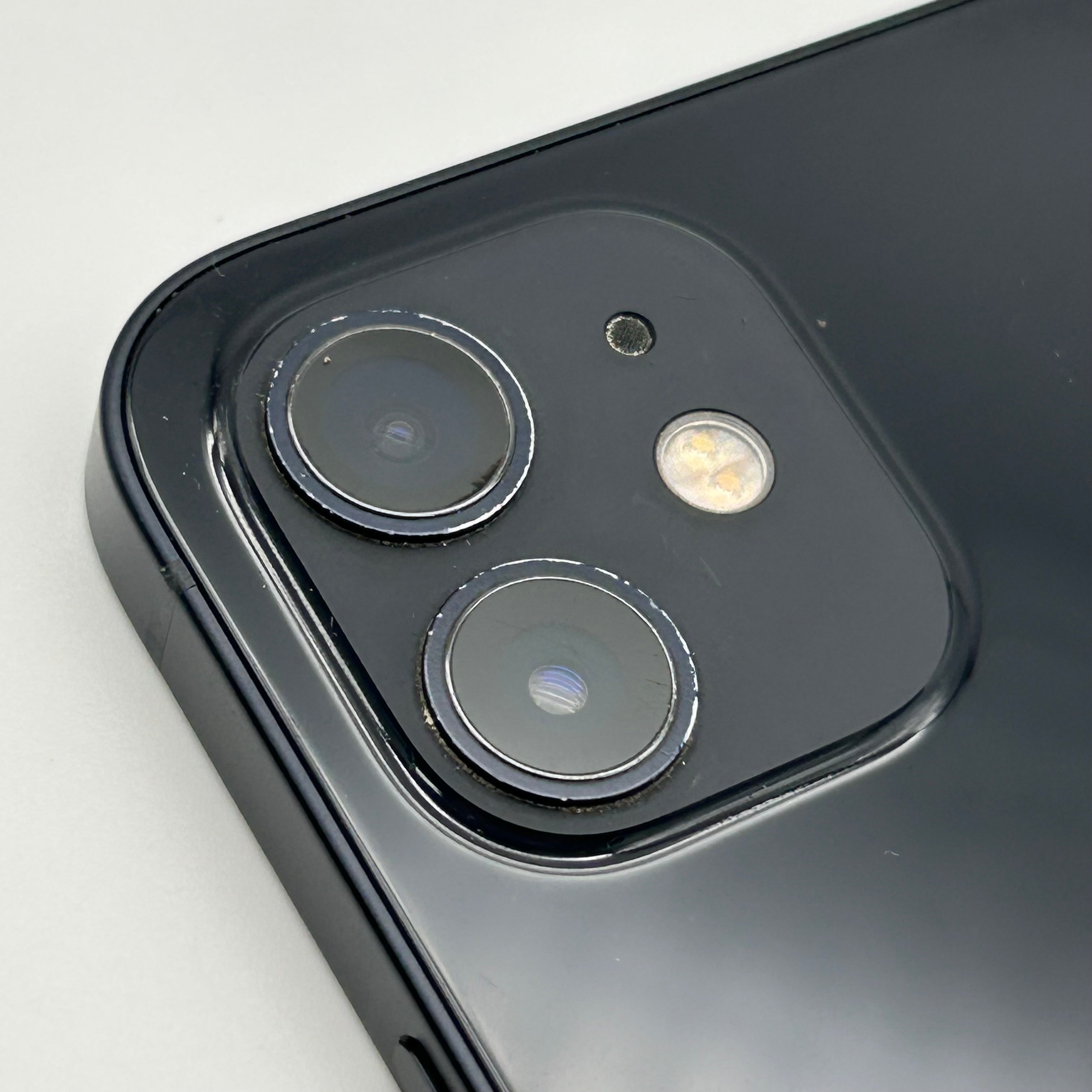 Unlocked Apple iPhone 12 - 64GB - Black BH 90% Used MGH63LL/A