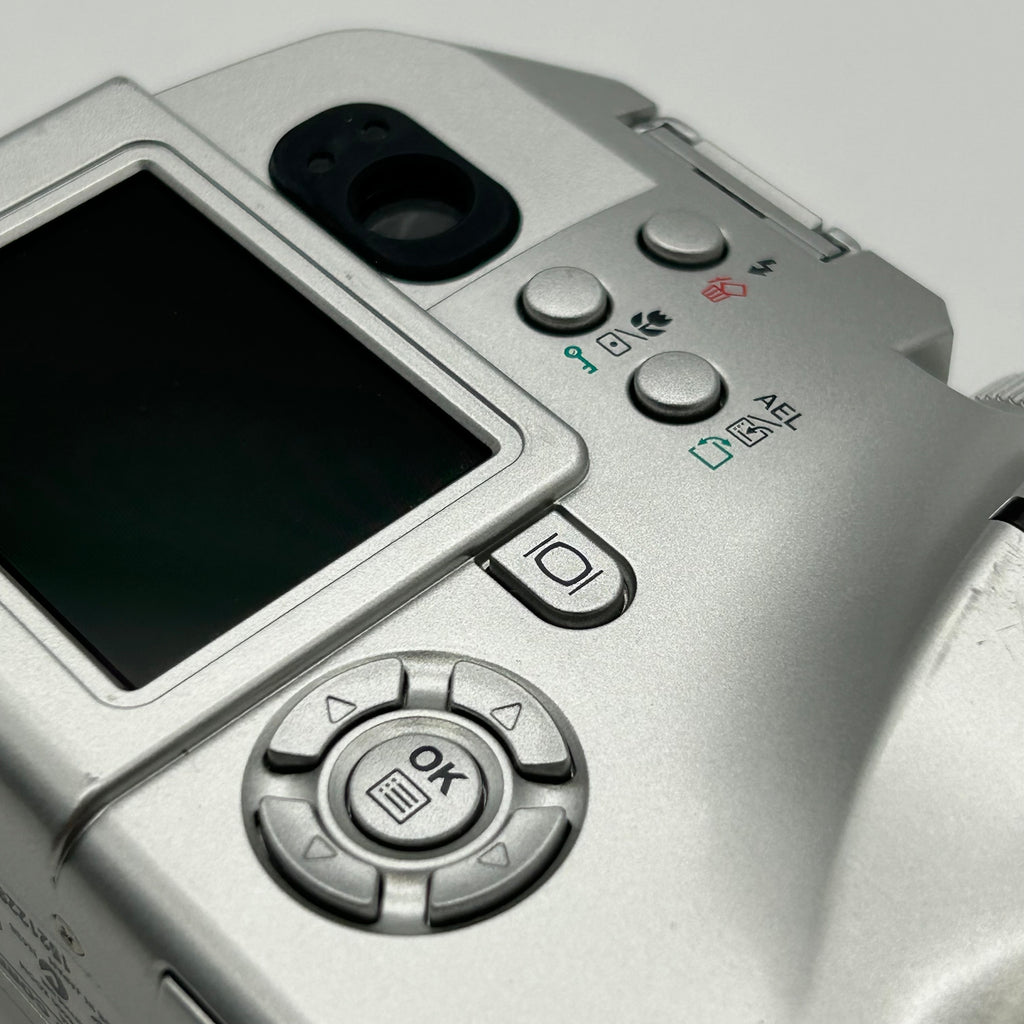 Olympus CAMEDIA C-5000 Zoom 5.0MP Digital Camera - Silver