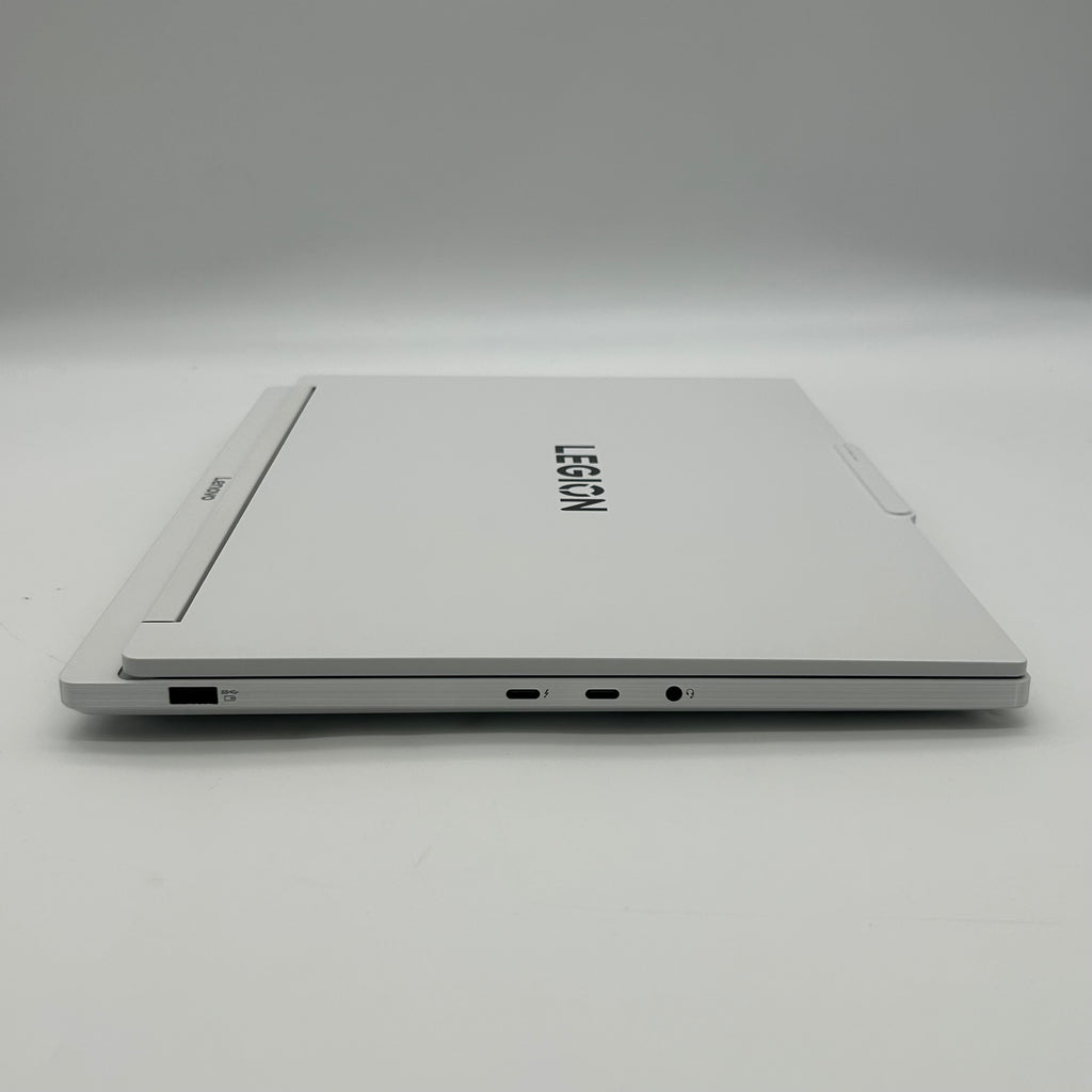Lenovo Legion 7 16IAX10 16" Core Ultra 9 275HX 2.7GHz 32GB RAM 1TB SSD GeForce RTX 5070