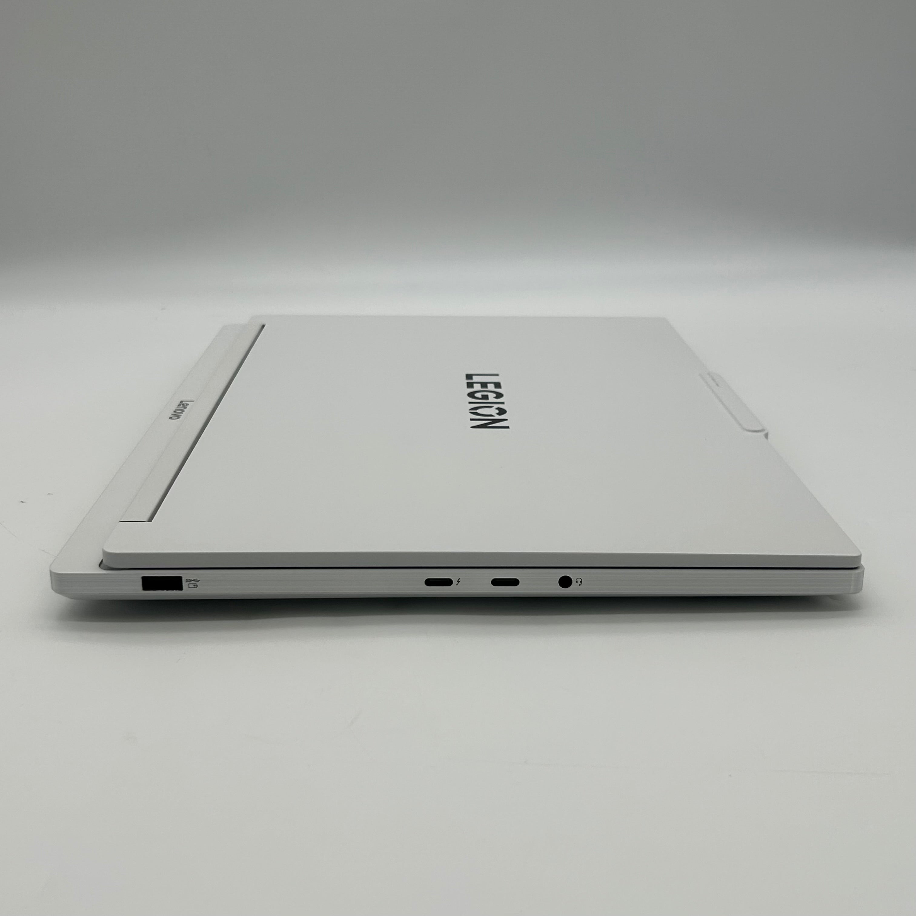 Lenovo Legion 7 16IAX10 16" Core Ultra 9 275HX 2.7GHz 32GB RAM 1TB SSD GeForce RTX 5070