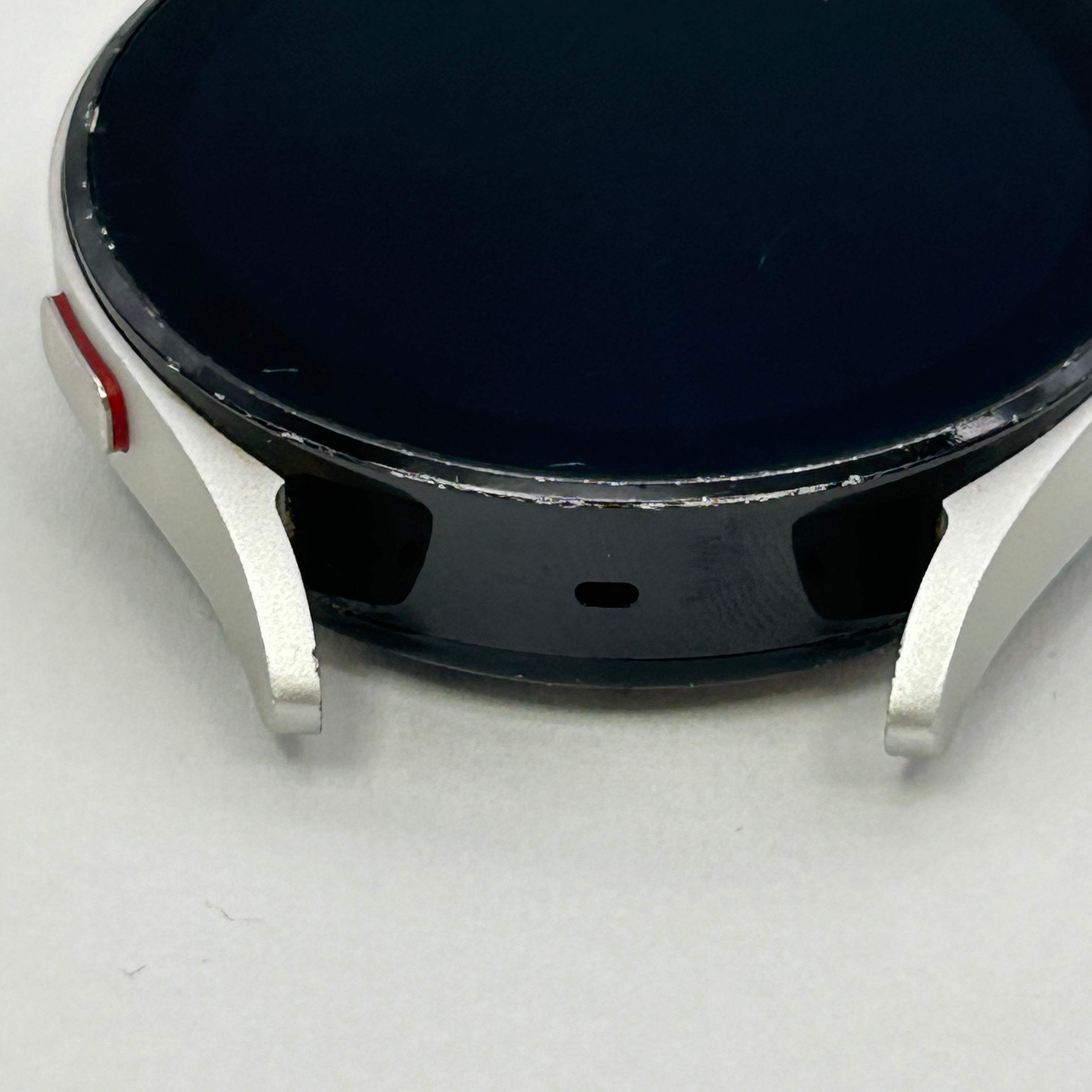 Samsung Galaxy Watch4 44mm Silver Gray SM-R870 Wi-Fi GPS Smart Watch + Cable