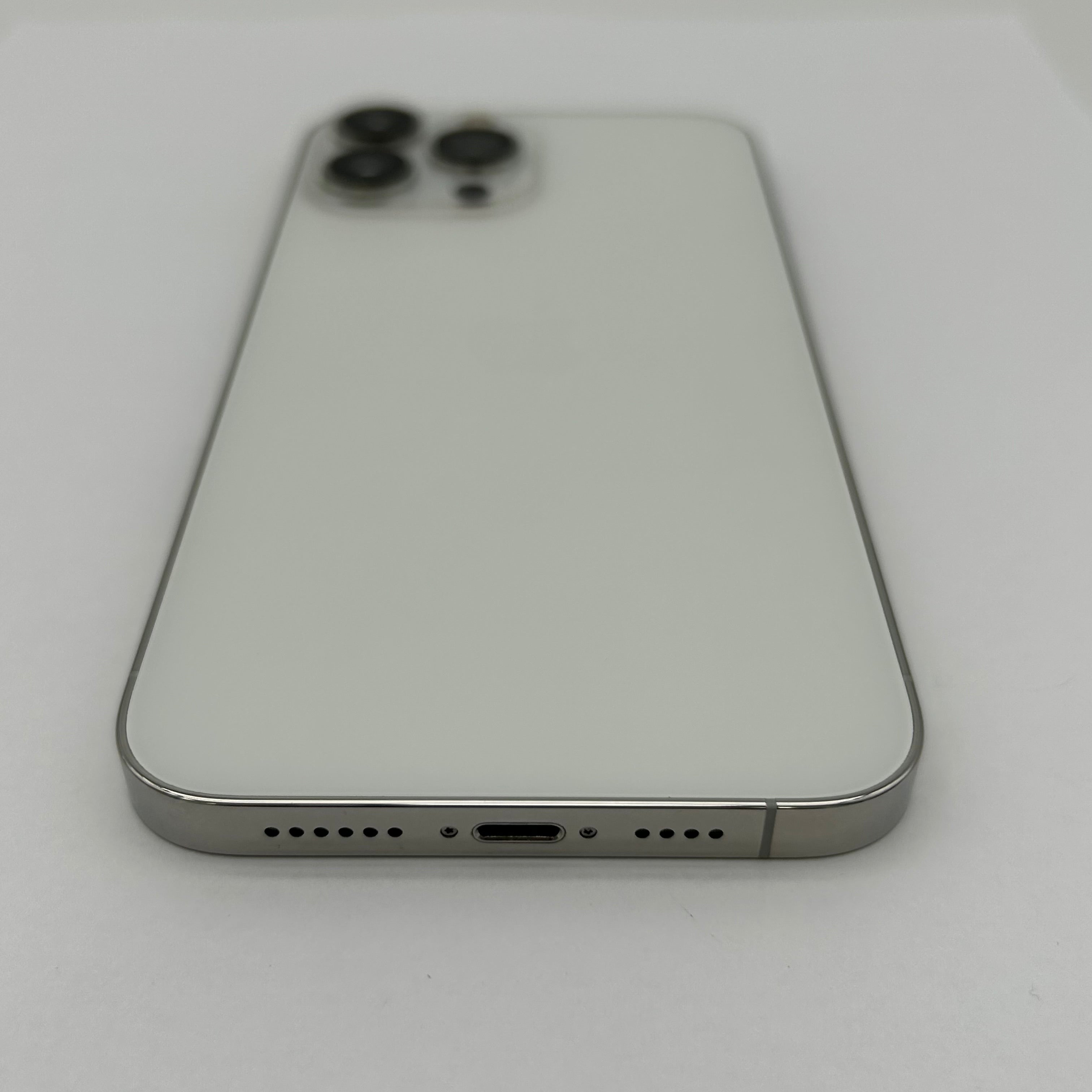 AT&T Apple iPhone 13 Pro Max 1TB Silver  84% BH A2484 MLEY3LL/A iOS 18.7.7
