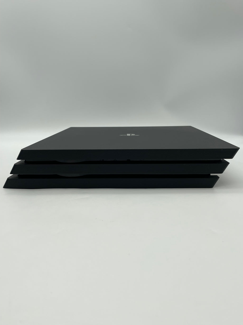 Sony PlayStation 4 Pro CUH-7215B 1TB Bundle - Tested