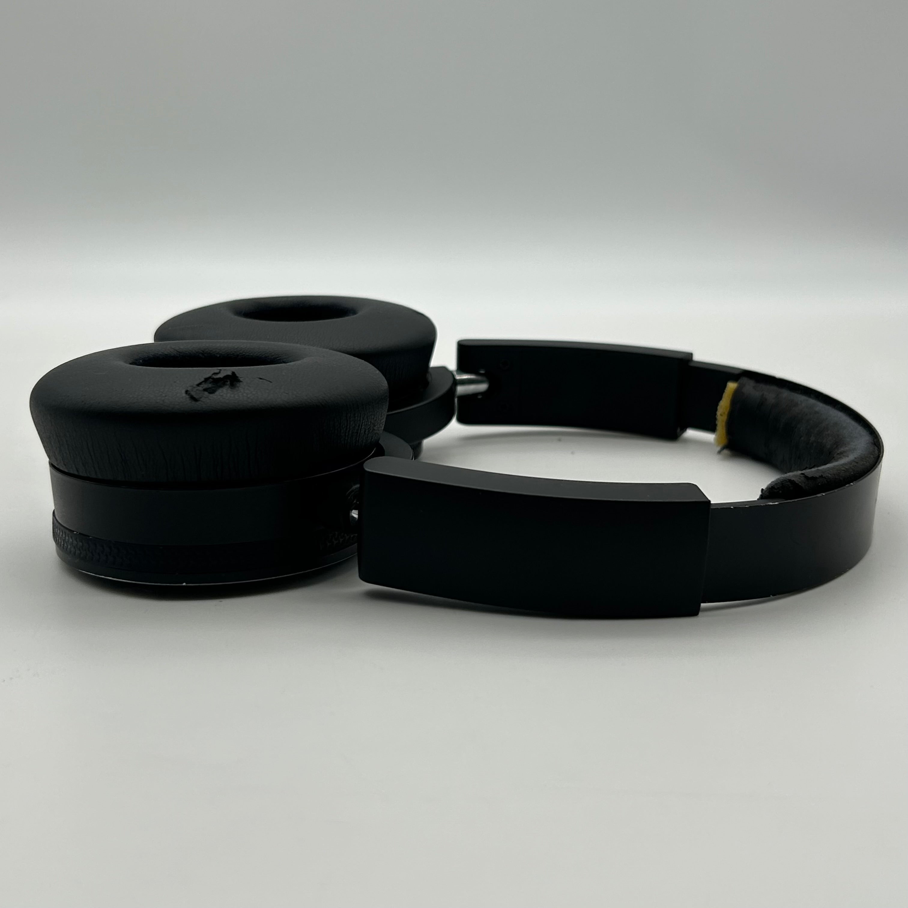 AKG Y50 Bluetooth Over-Ear Headband Headphones, Black, Double Earpiece