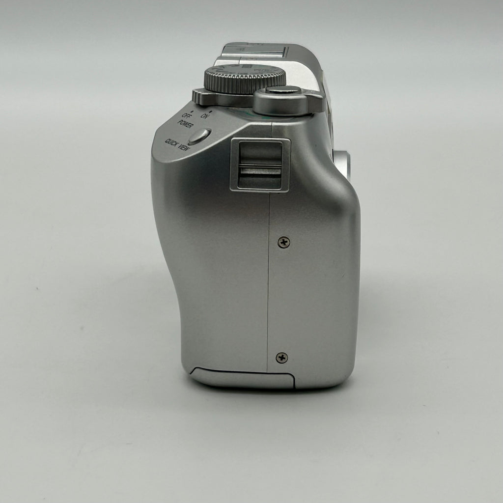 Olympus CAMEDIA C-5000 Zoom 5.0MP Digital Camera - Silver
