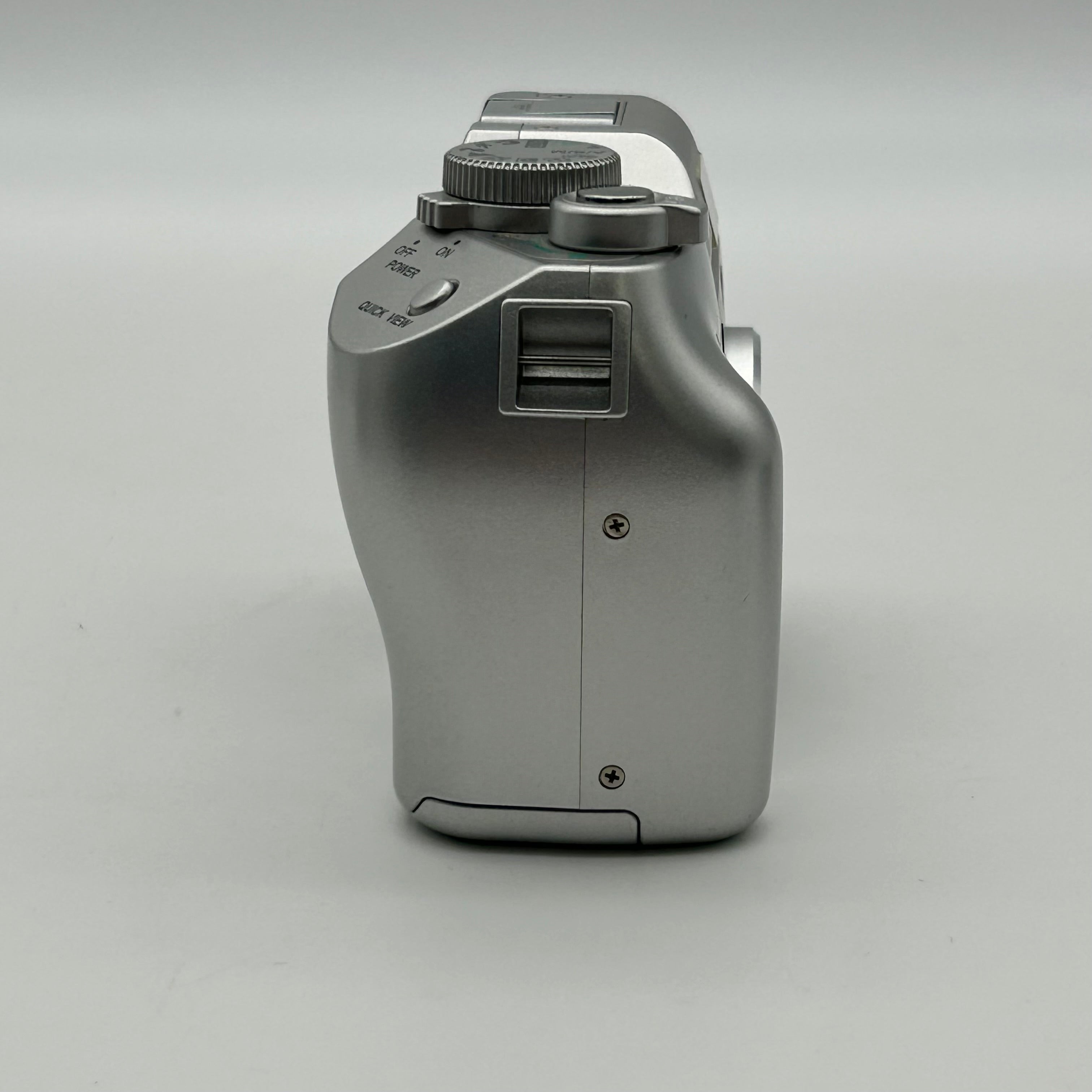 Olympus CAMEDIA C-5000 Zoom 5.0MP Digital Camera - Silver
