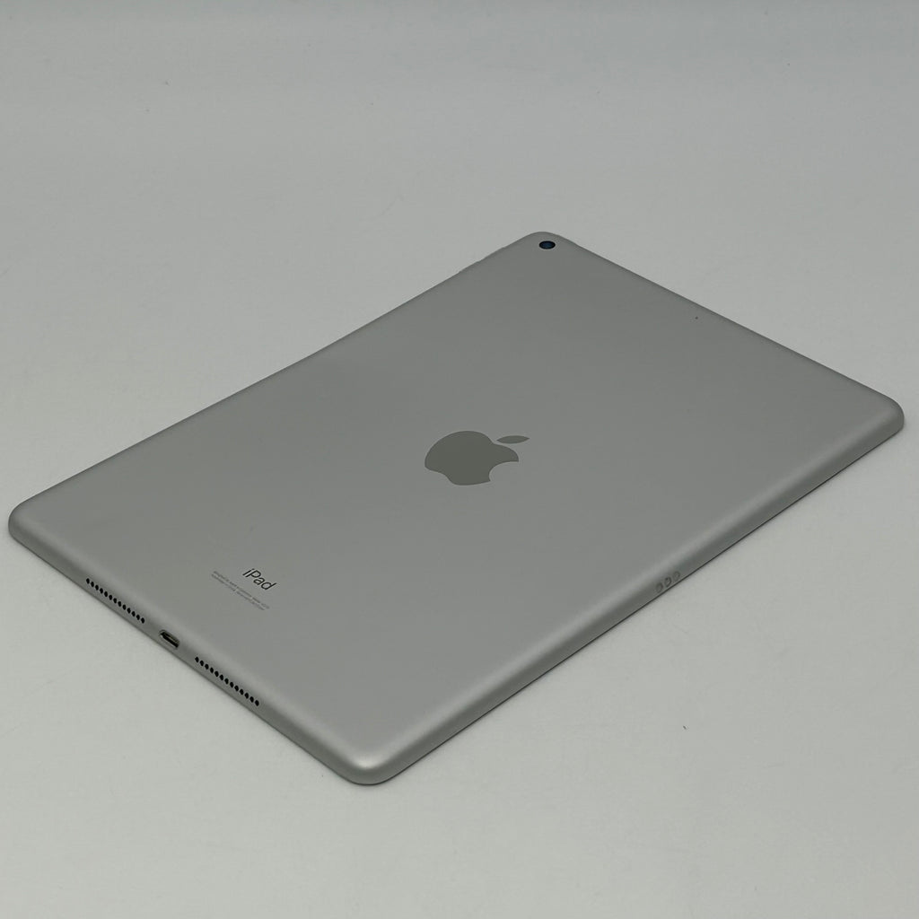 Apple iPad 8th generation 128gb 10.2” Silver A2270 / MYLE2LL/A - WiFi