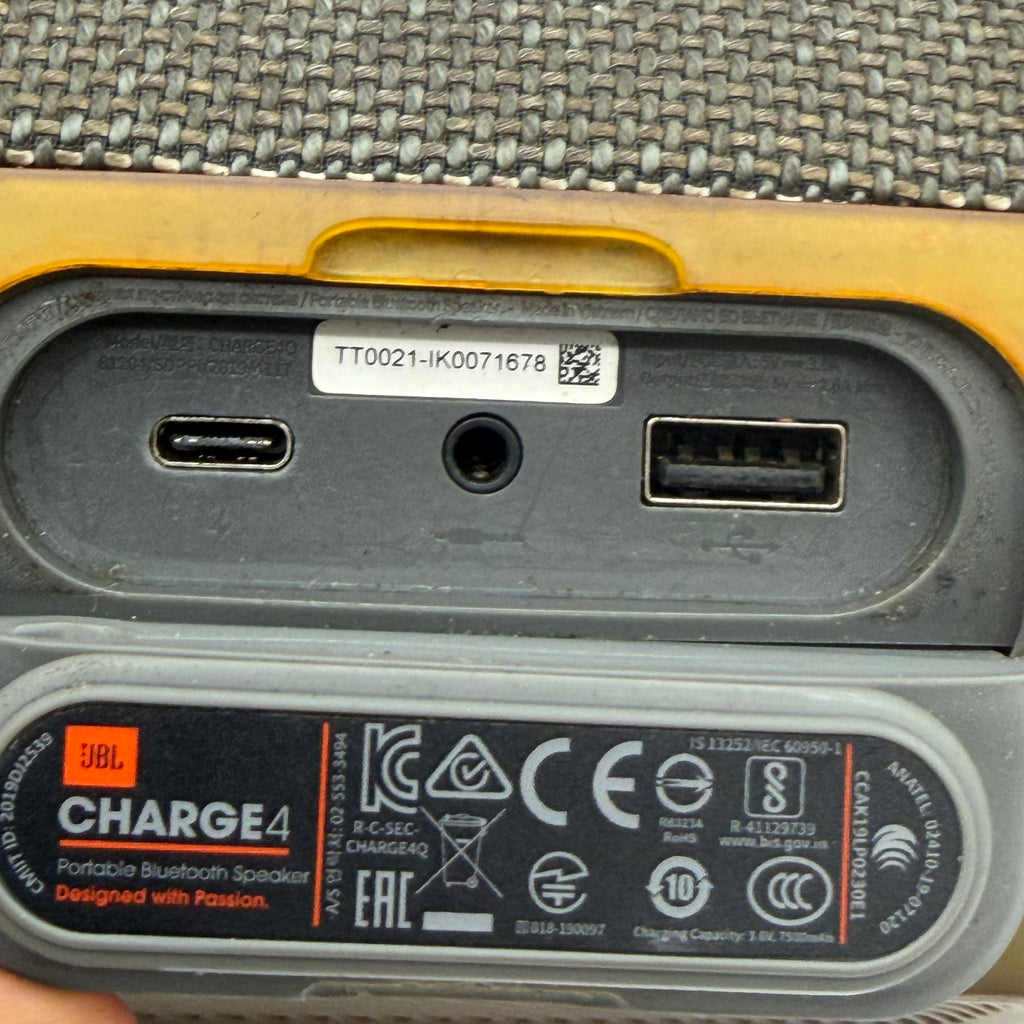 JBL Charge 4 2019 Portable Bluetooth Speaker - For Parts/Repairs