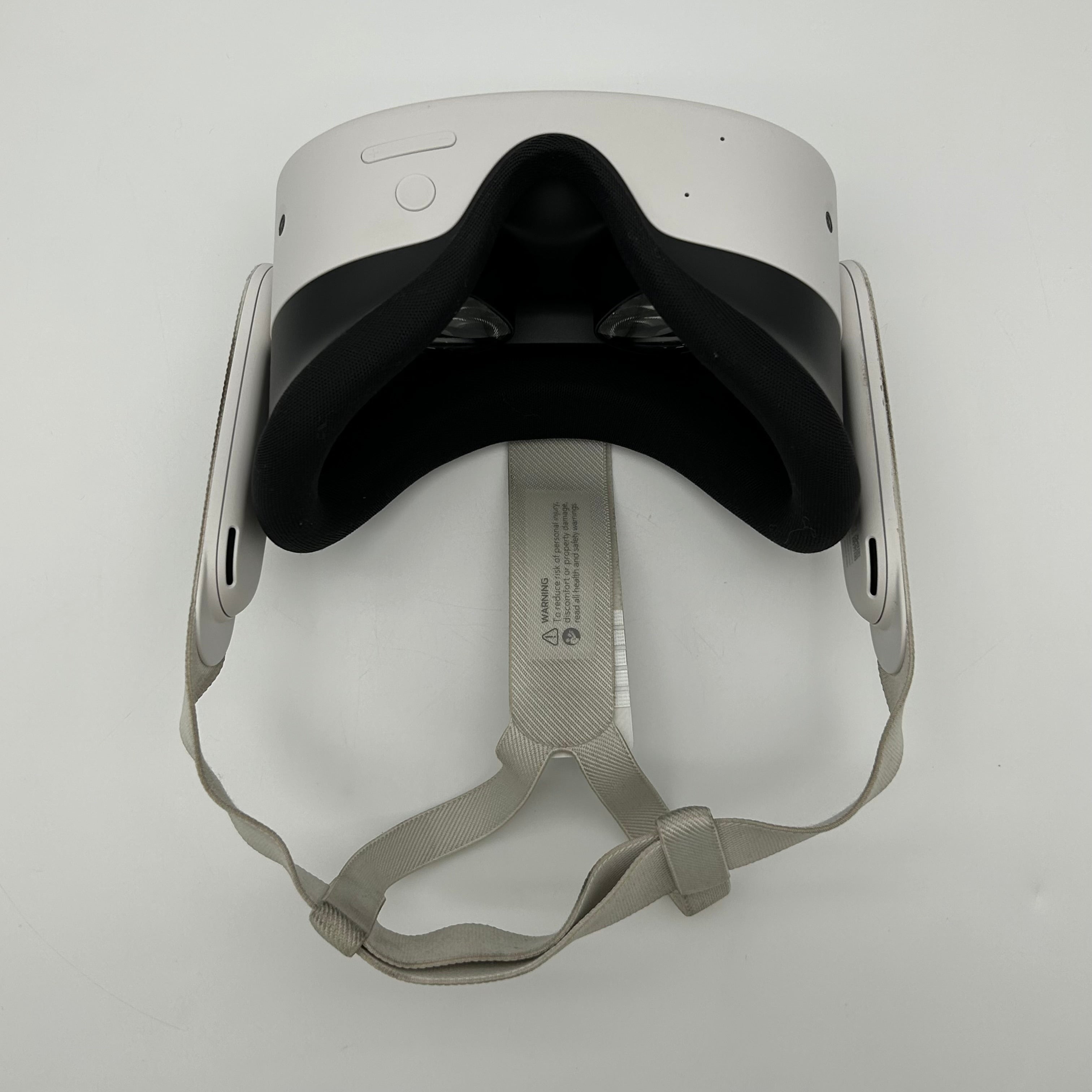 Meta Oculus Quest 3S 128GB White Used Video Game System with 2 Controllers - Used