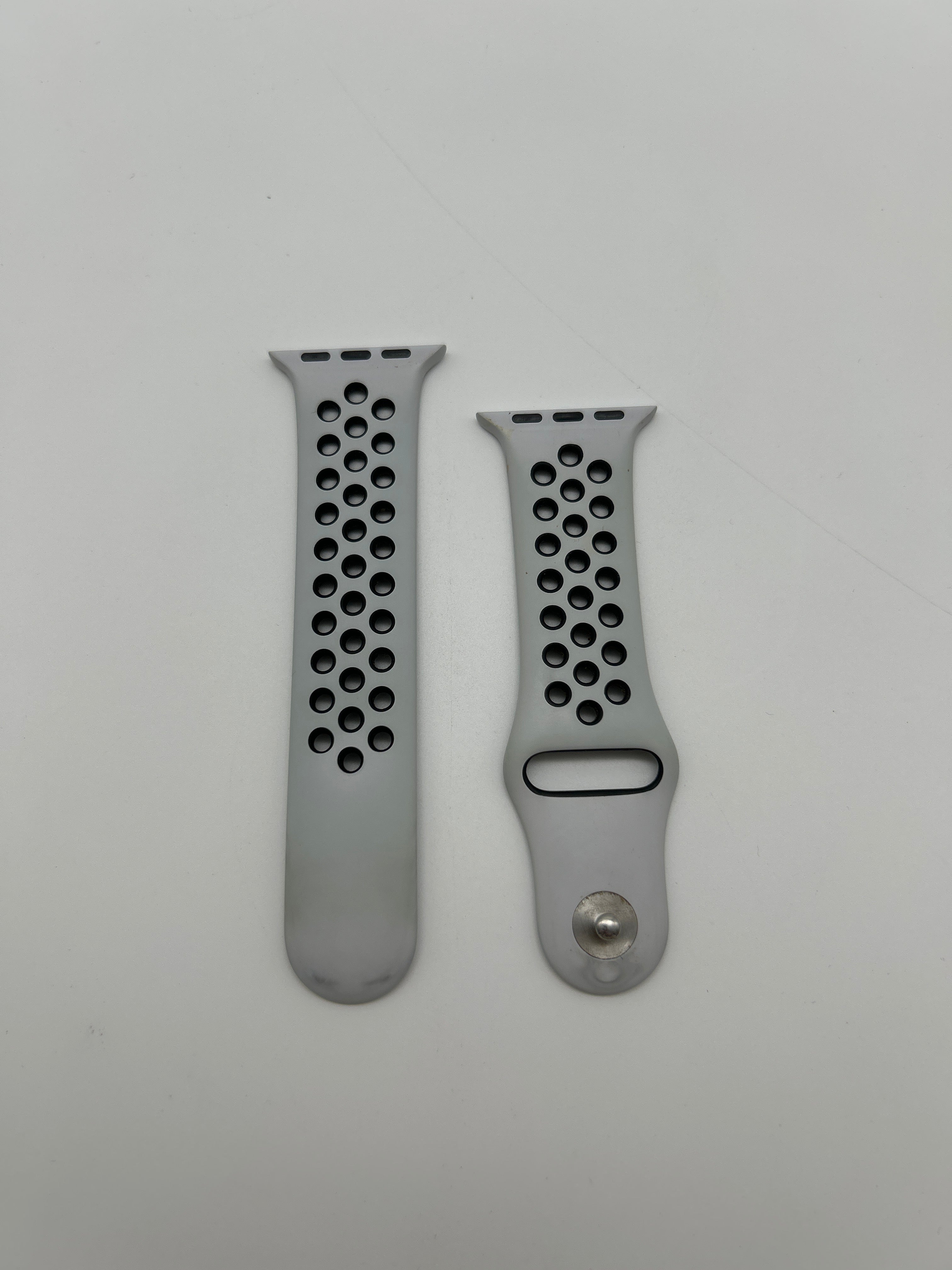 Apple Watch Series 4 GPS 40mm Silver A1977 Unlocked Used