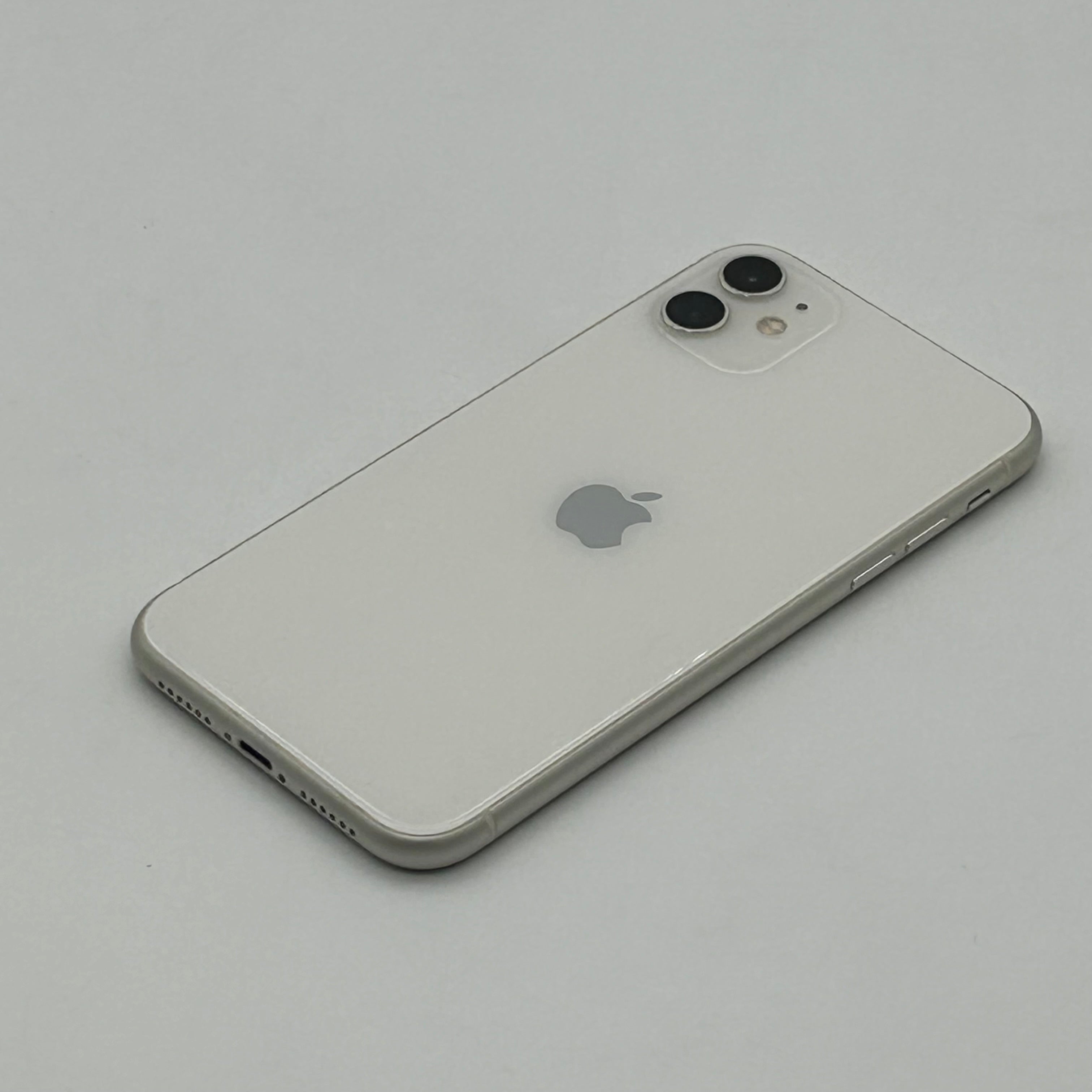 Apple iPhone 11 - 64GB - White (AT&T) MH8E3LL/A 81% BH