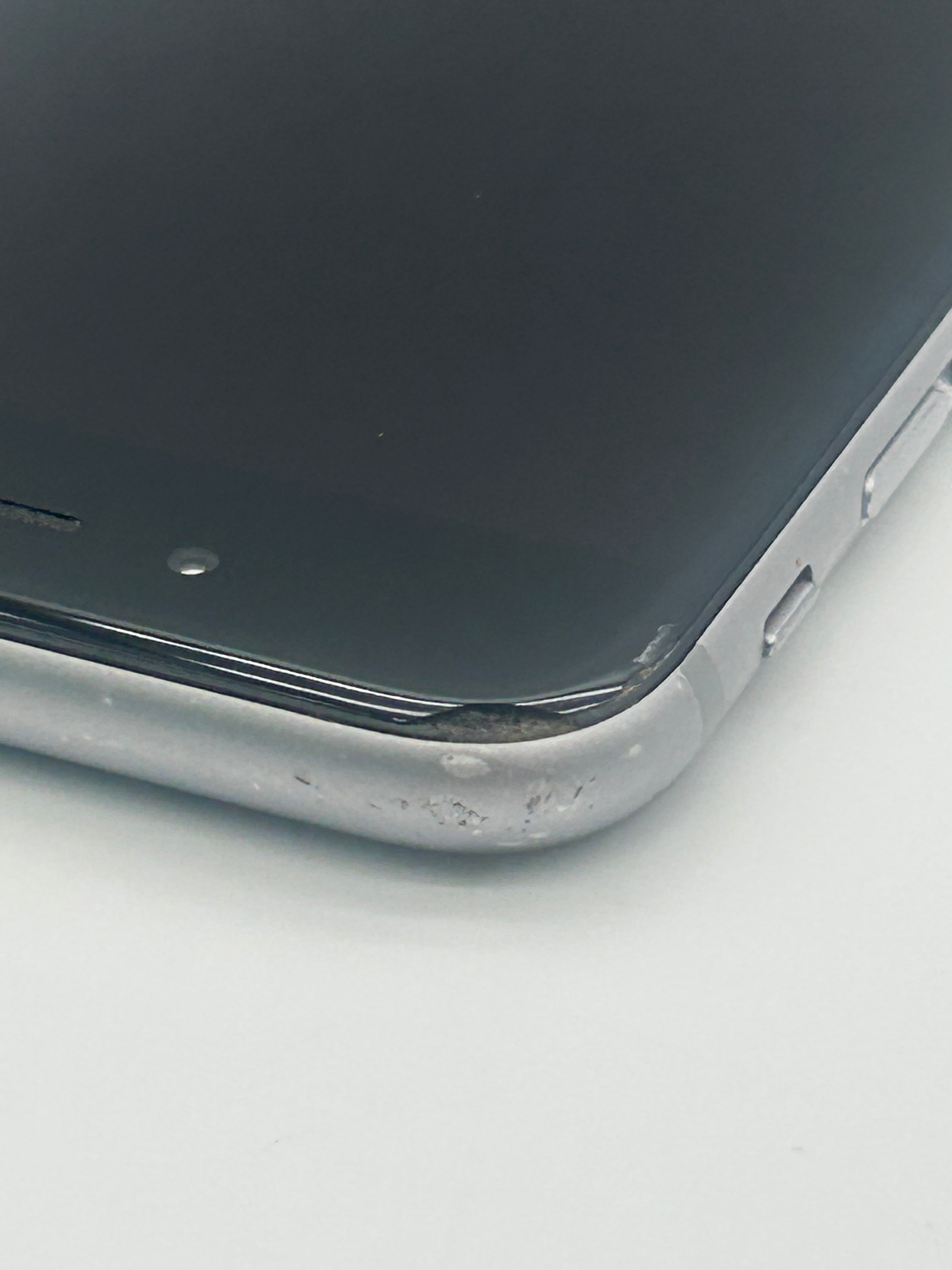 Apple iPhone 6s 32GB Gray Unlocked  - Cracked Screen