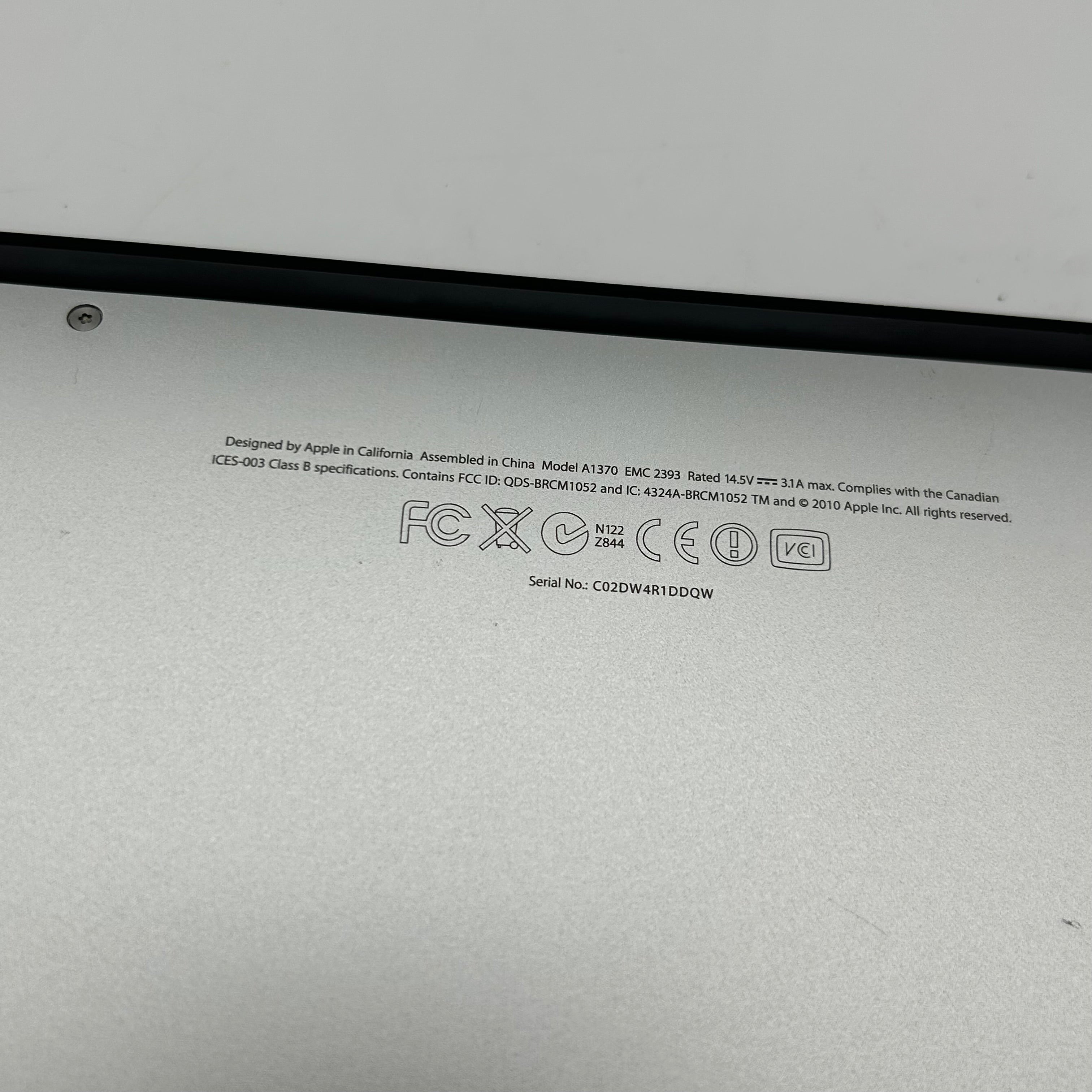 Apple MacBook Air 11" A1370 Intel Core 2 Duo 2GB RAM 128GB - *READ*
