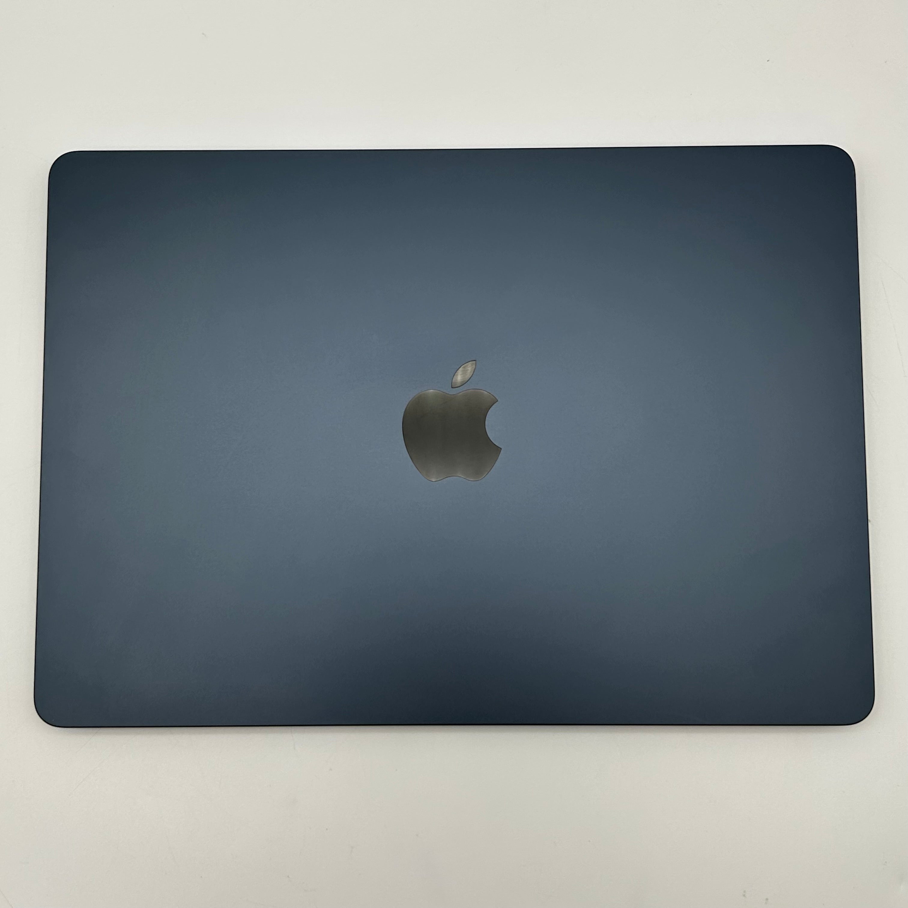 2022 Apple MacBook Air 13.6" M2 8C GPU 3.5GHz 16GB RAM 256GB SSD A2681