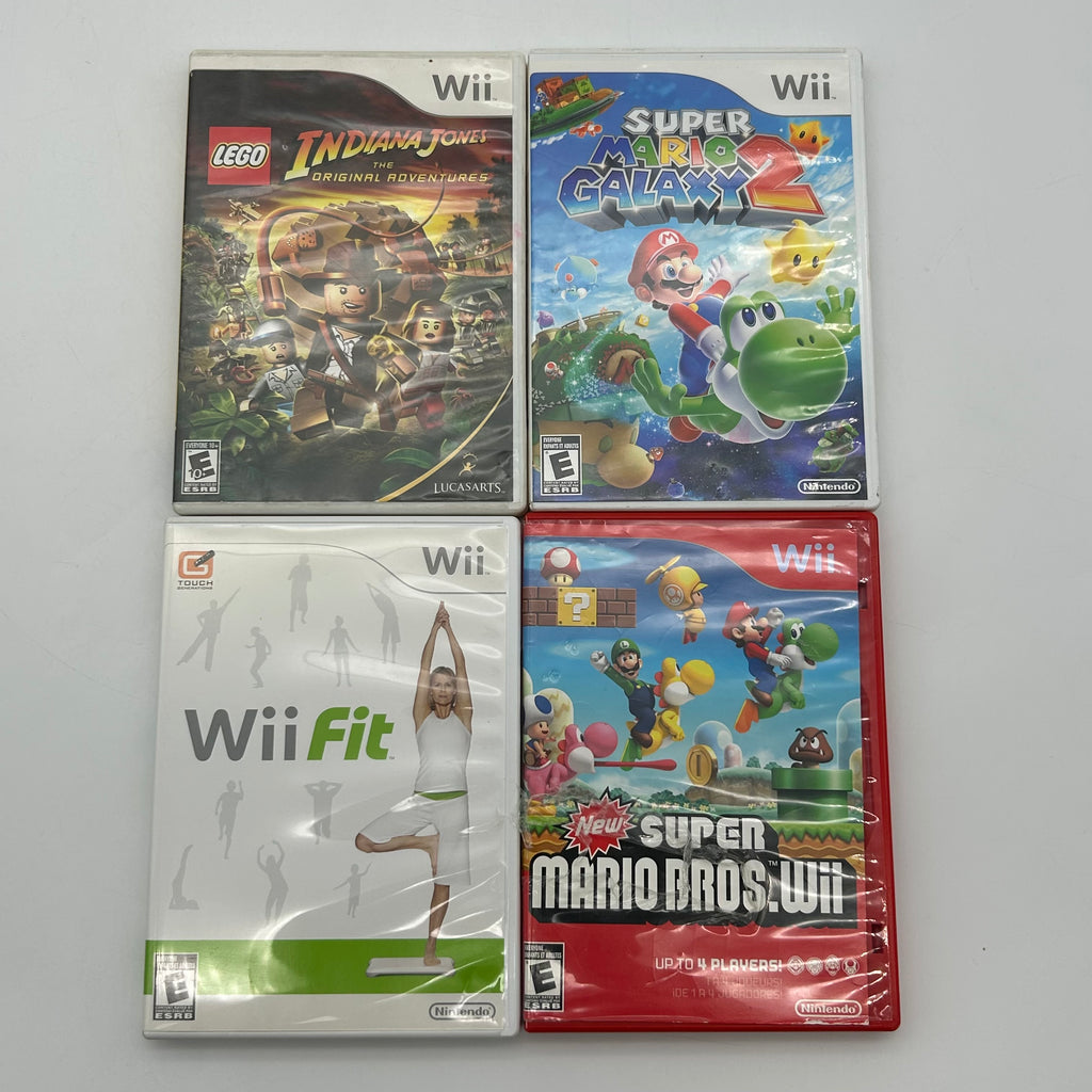 Nintendo Wii RVL-001 2006 White Console w/ 2 Controllers, 4 Games, and Cables
