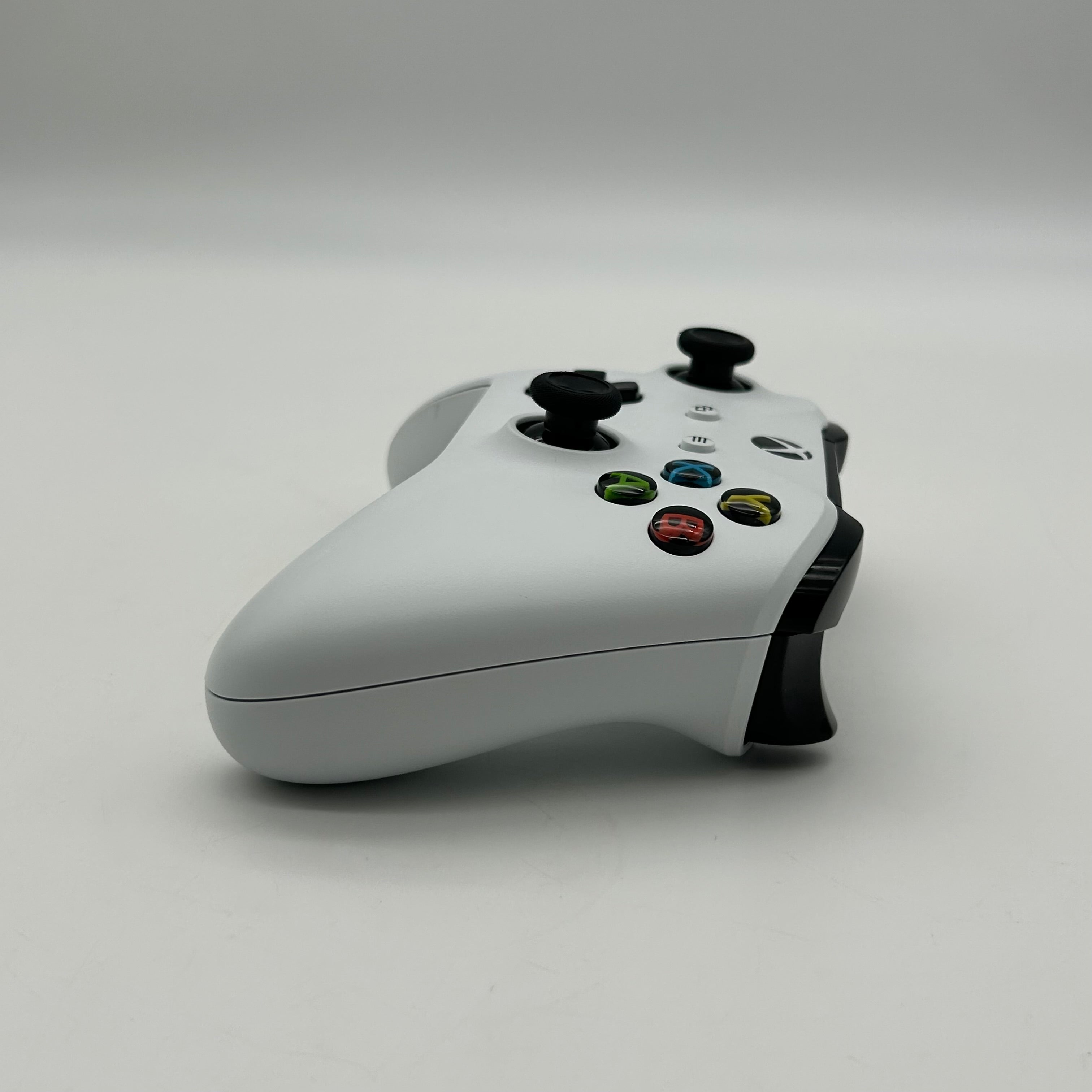 Microsoft Xbox One S 1681 1TB White Console w/ Controller & Cables  - Tested