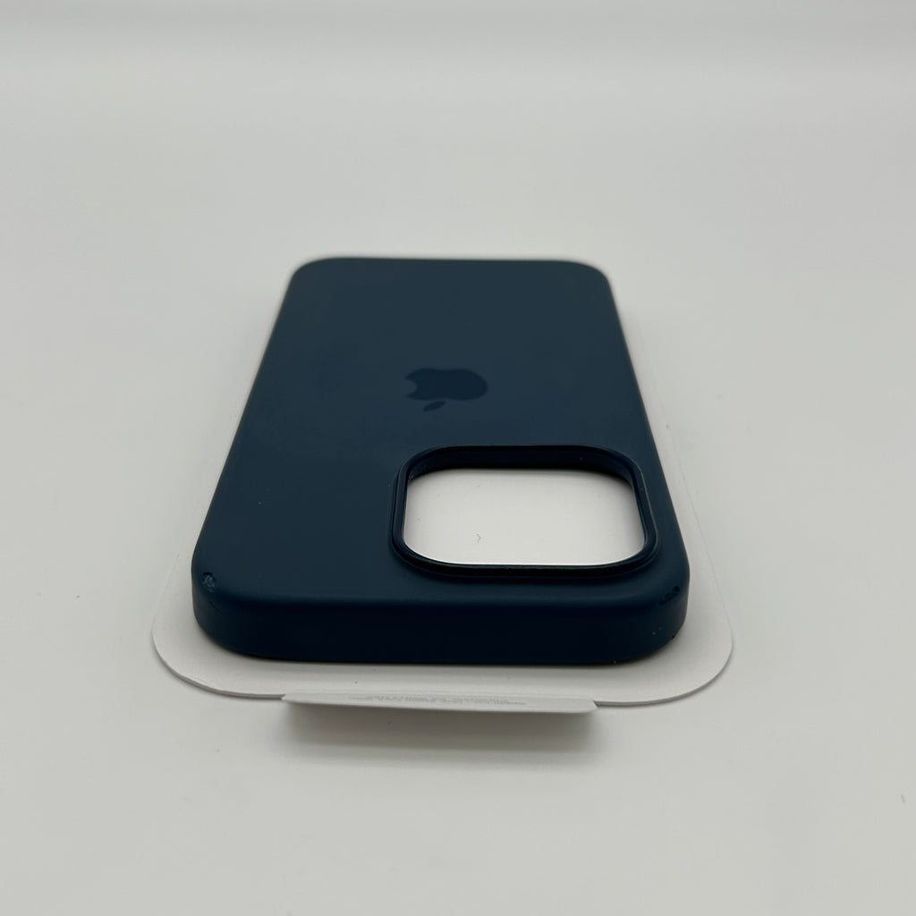 Apple Silicone Case with MagSafe for iPhone 14 Pro + 1  Screen Protector - Used With Box