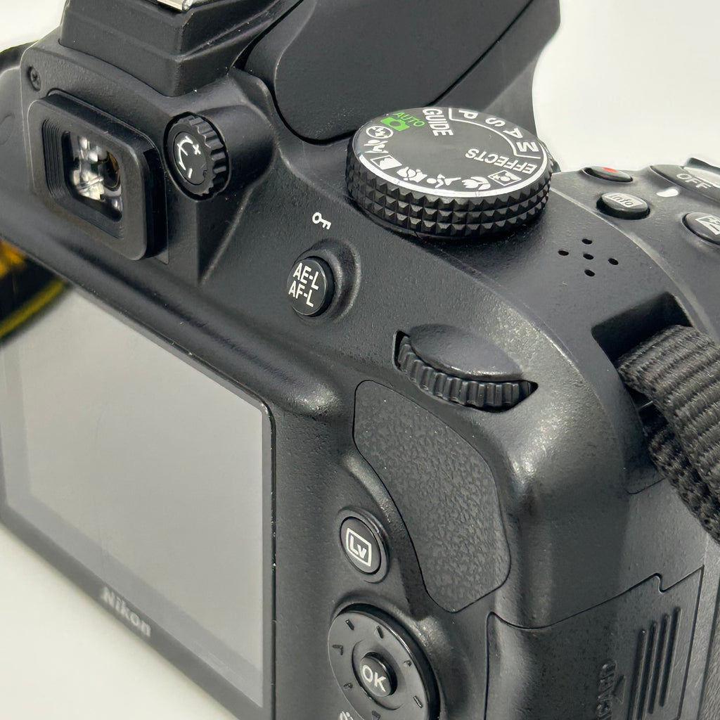 Nikon D3300 Digital SLR Camera - Black (Body Only) - READ