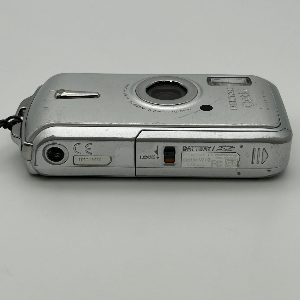 Pentax Underwater Digital Camera Optio W10 6.0MP Silver Tested & Includes 64GB SDXC Card - Used