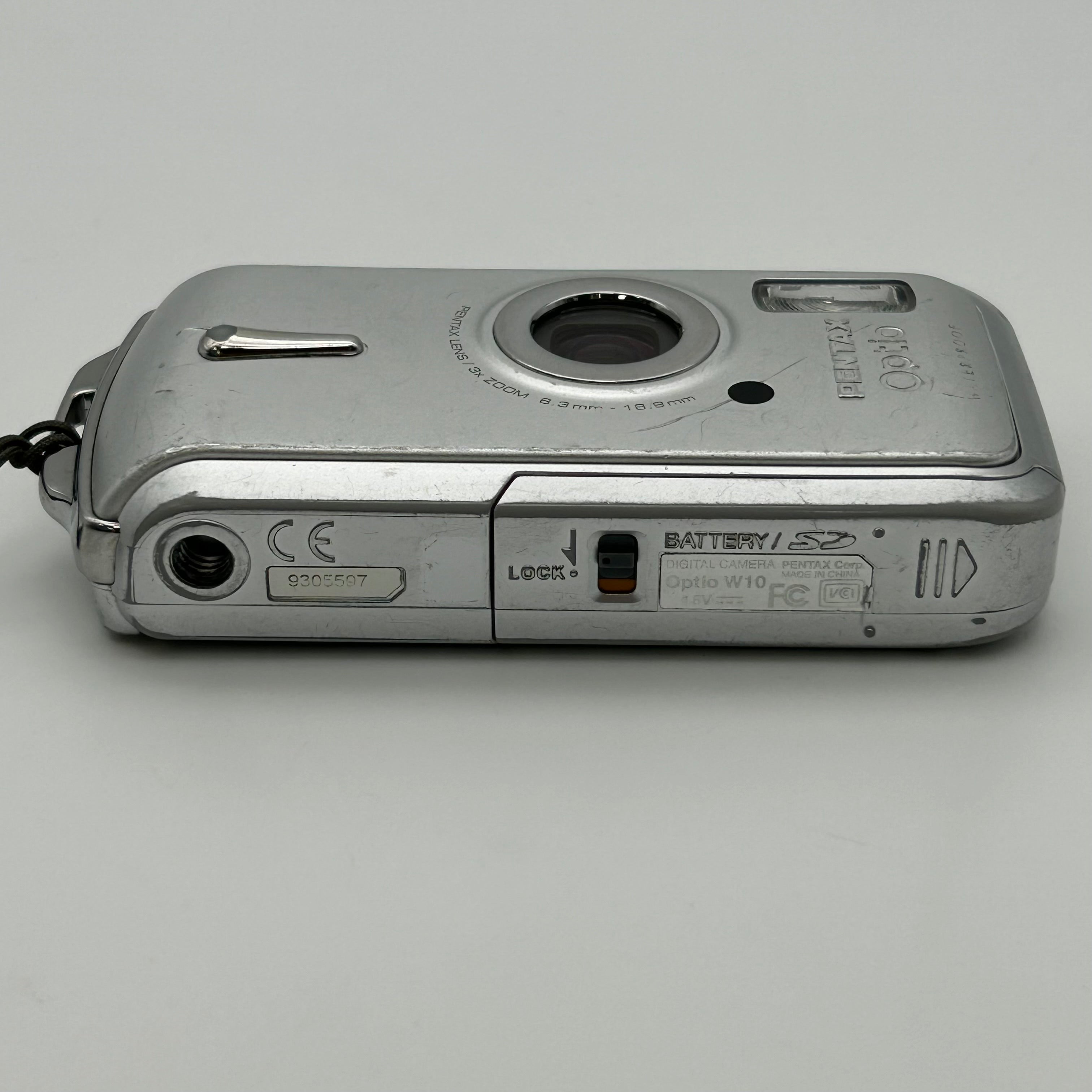 Pentax Underwater Digital Camera Optio W10 6.0MP Silver Tested & Includes 64GB SDXC Card - Used