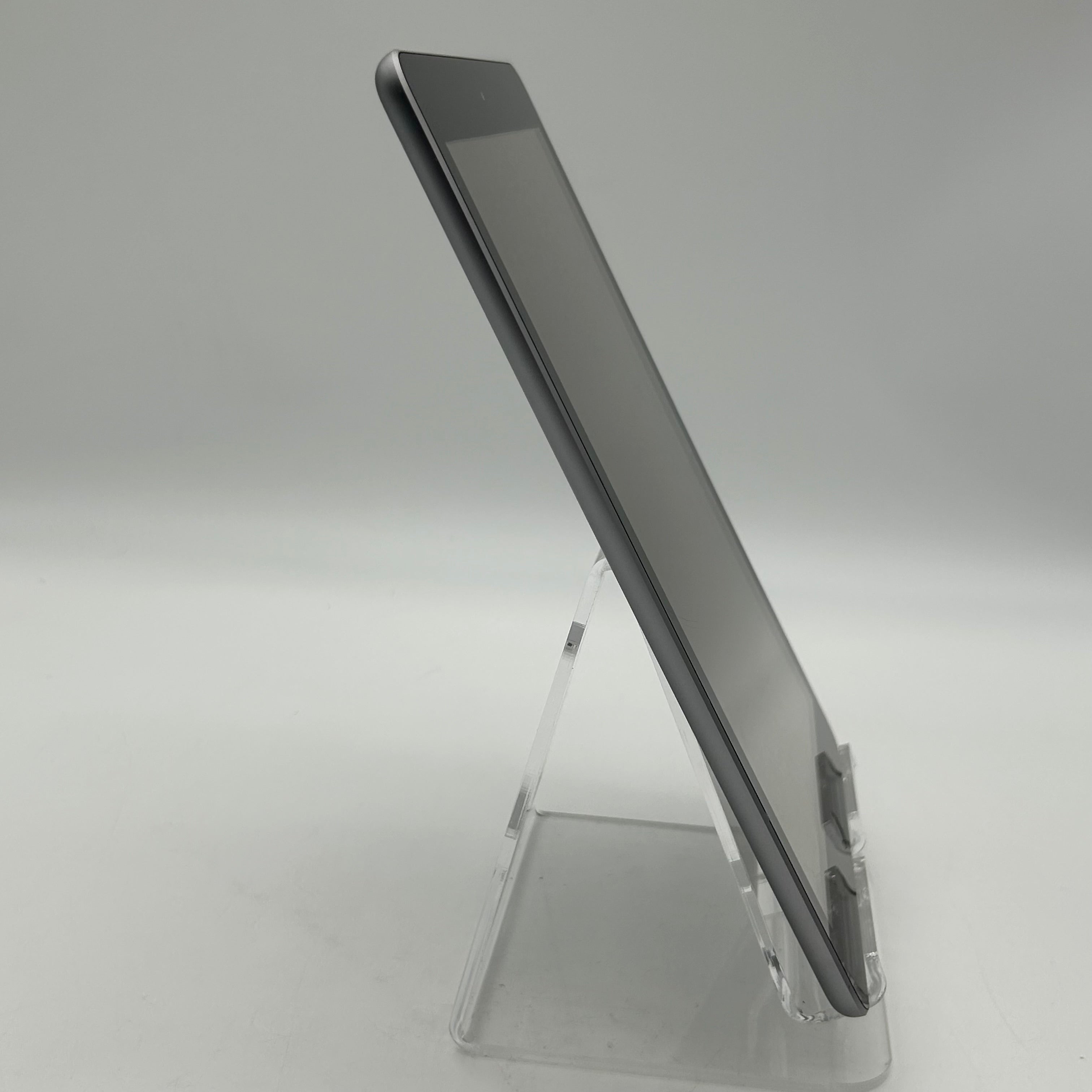 Apple iPad (6th Gen) A1893 (2018) Wi-Fi 32GB