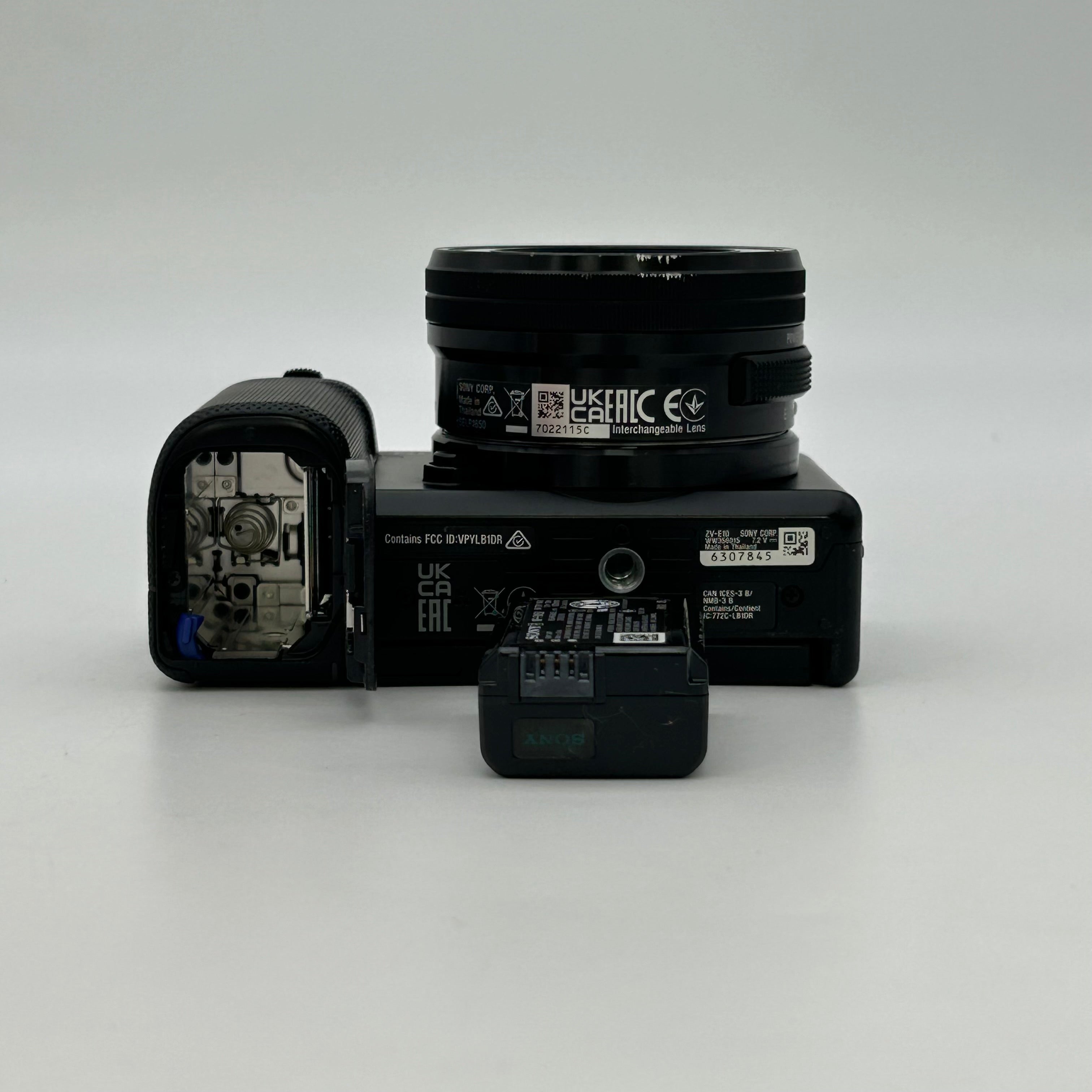 Sony ZV-E10 Mirrorless Camera with E PZ 16-50mm F3.5-5.6 OSS - Black - Used With Box