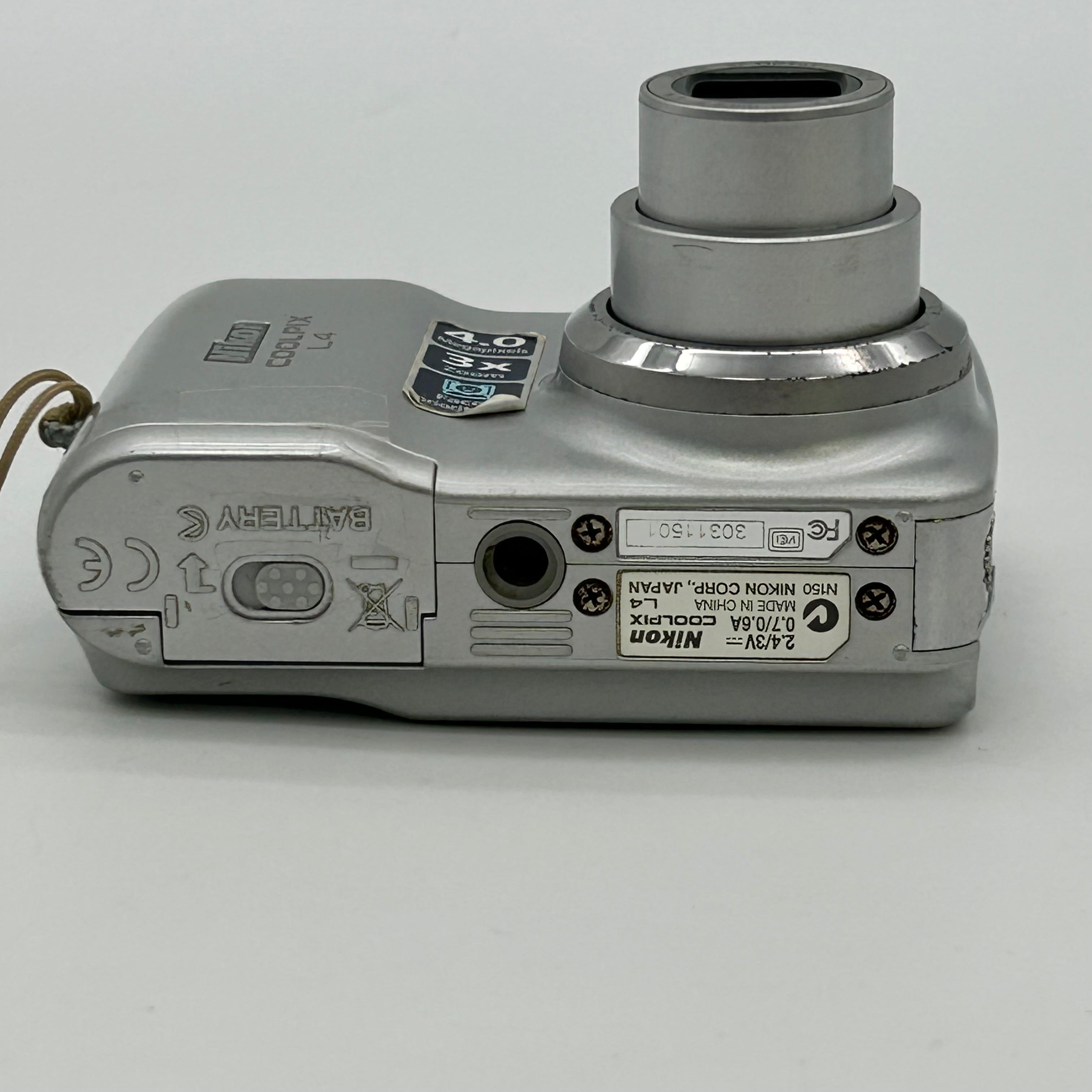 Nikon Coolpix L4 Digital Camera Untested