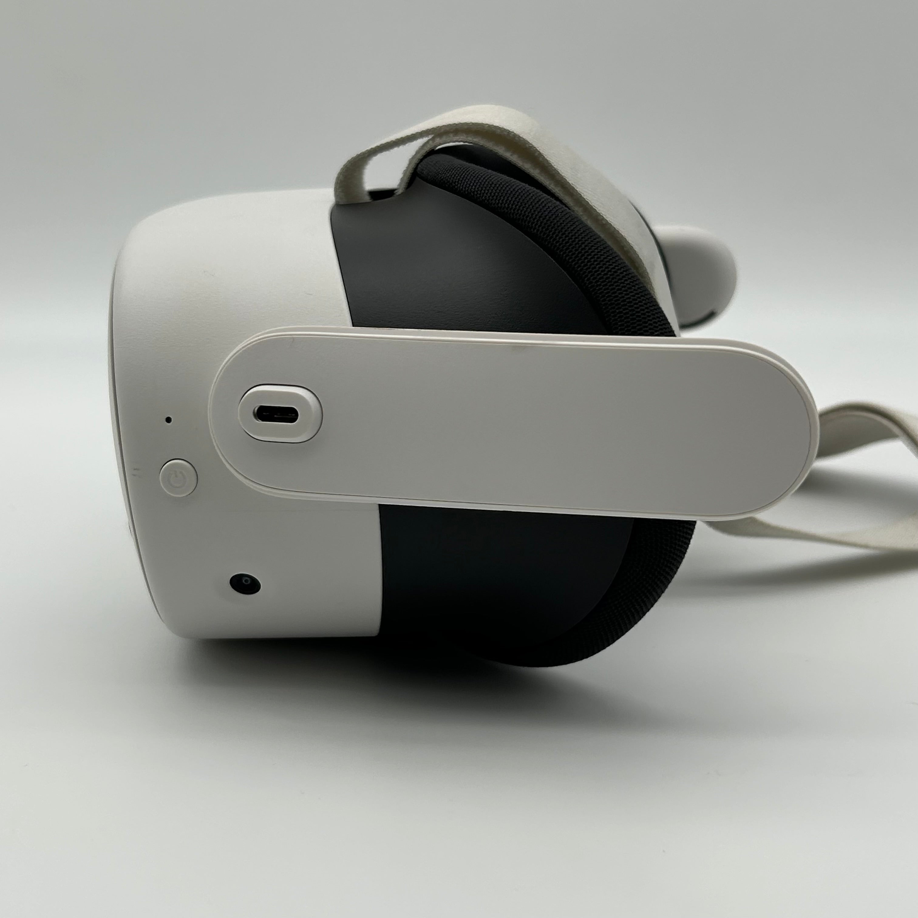 Meta Quest 3S 128GB Standalone All-in-One VR Headset P97 - Used