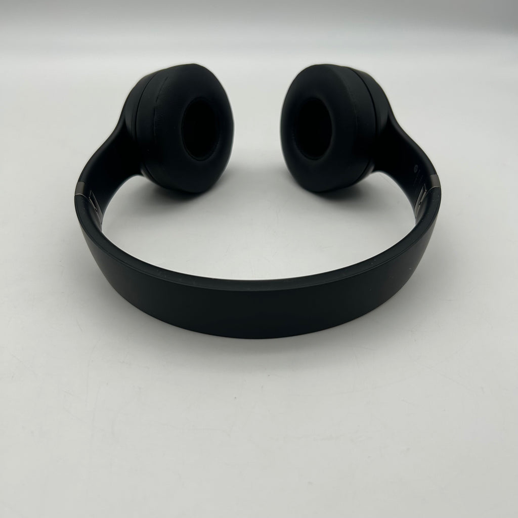 Beats Solo 4 Wireless Bluetooth Headphones - Black w/ Box included