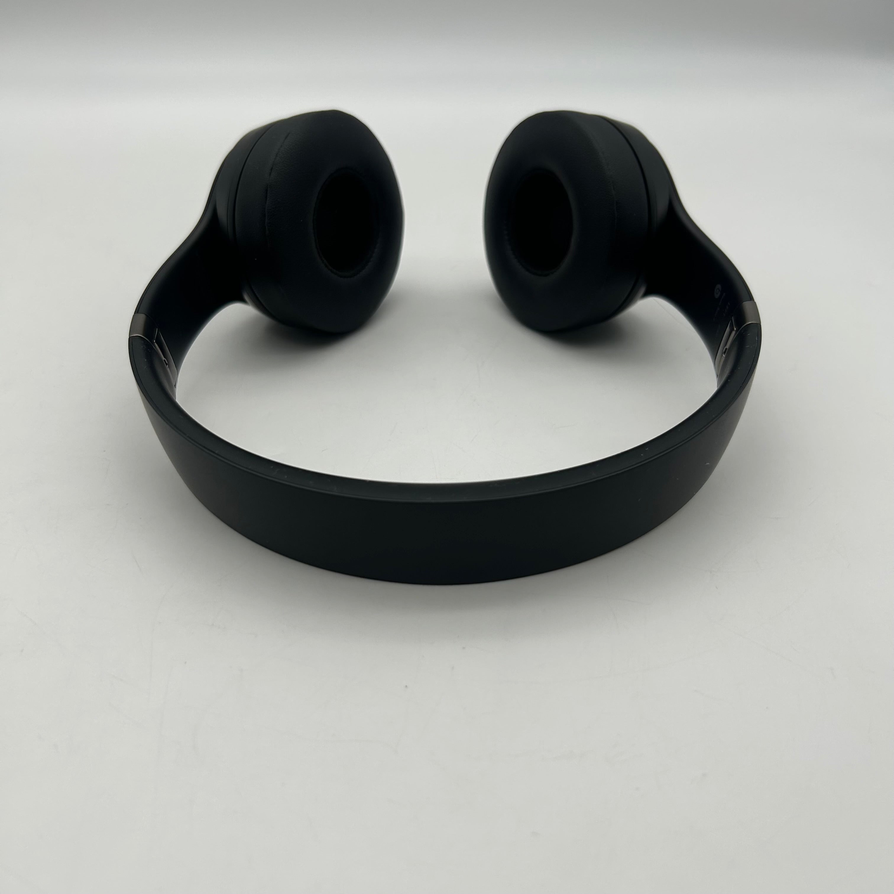 Beats Solo 4 Wireless Bluetooth Headphones - Black w/ Box included