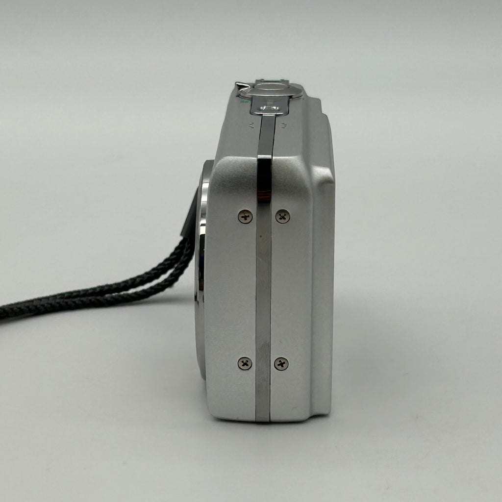 Olympus FE-200 6.0MP Digital Camera Silver Bundle - Tested Working 1GB xD Card