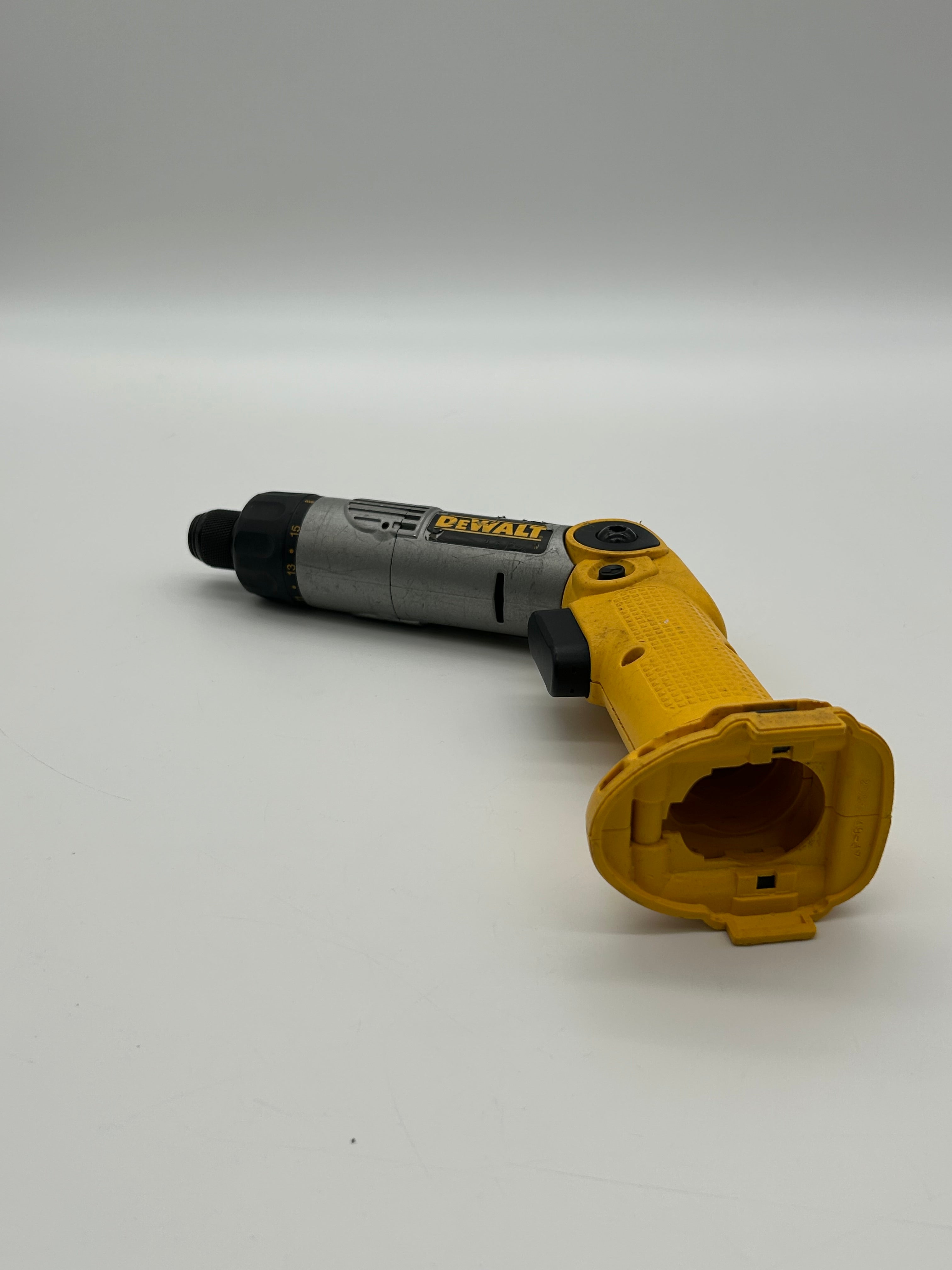 DeWalt DW920 Power Tool, Battery, battery charger, and 2 bits