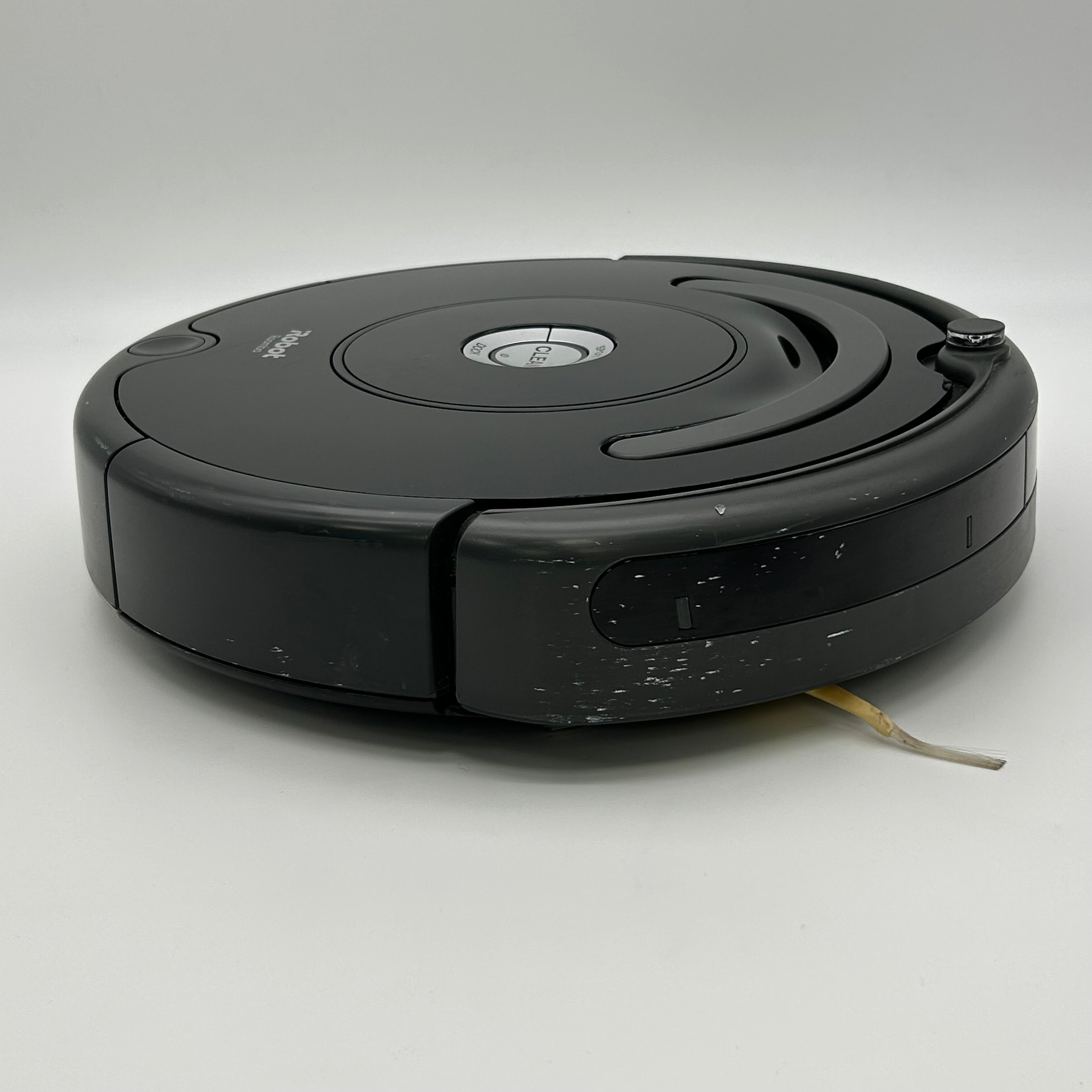 iRobot Roomba 675 Wi-Fi Connected Robot Vacuum - includes Charging Station - Black - Used