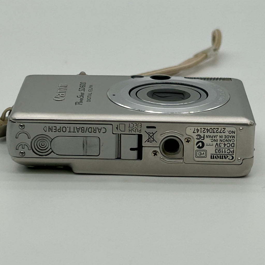 Canon PowerShot SD600 Digital Camera Bundle - Battery, Charger, 1GB SD Card