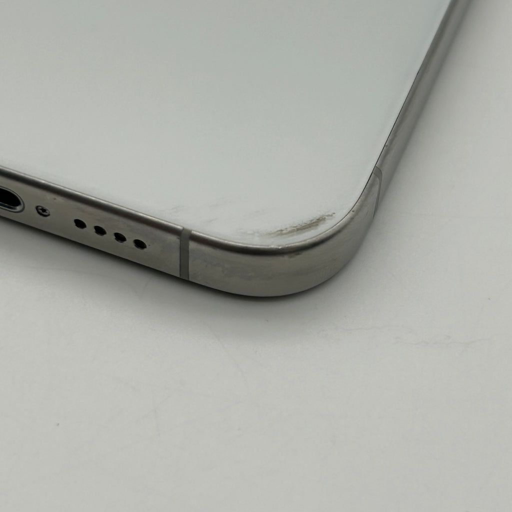 Apple iPhone 15 Pro Max 256GB Factory Unlocked 84%BH White Titanium