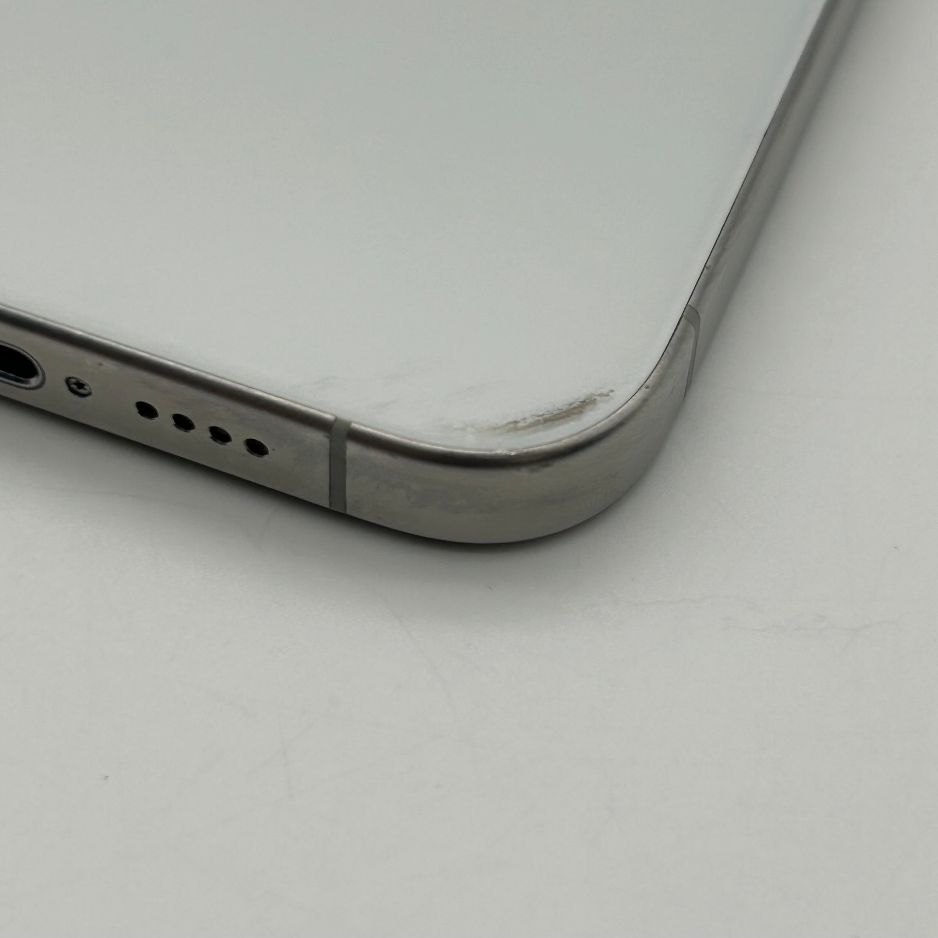 Apple iPhone 15 Pro Max 256GB Factory Unlocked 84%BH White Titanium