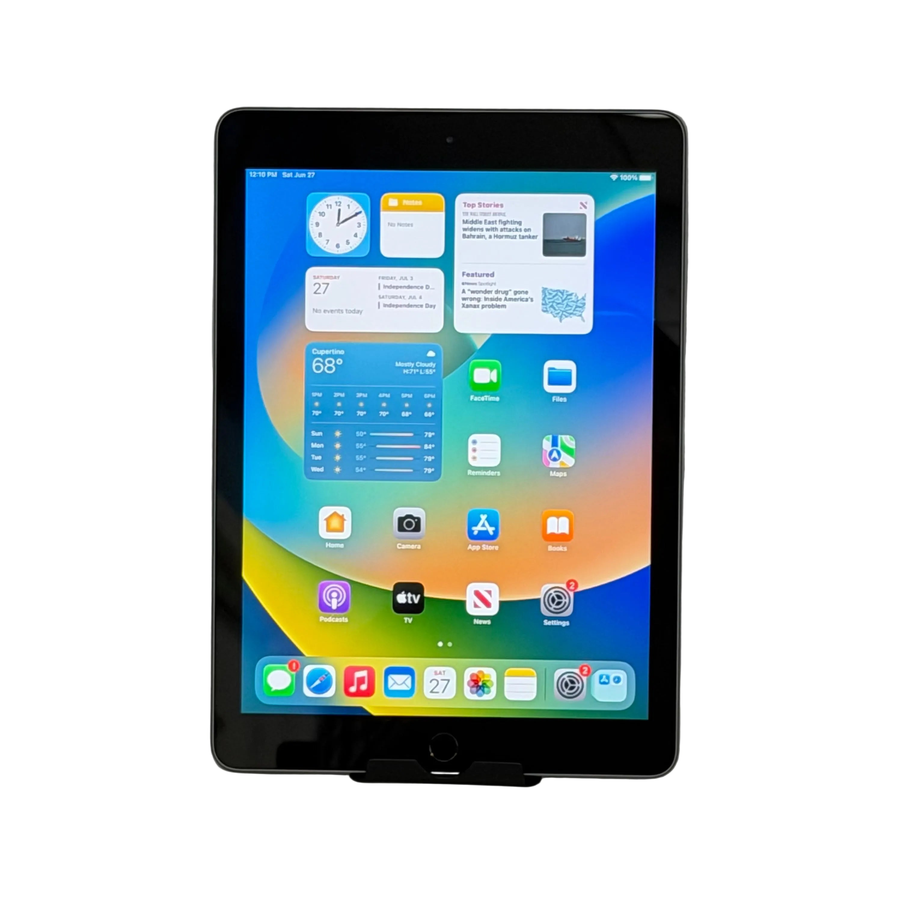 Apple iPad 5th Gen. A1822 32GB Silver 9.7" Touchscreen Wi-Fi Tablet  MP2R2LL/A
