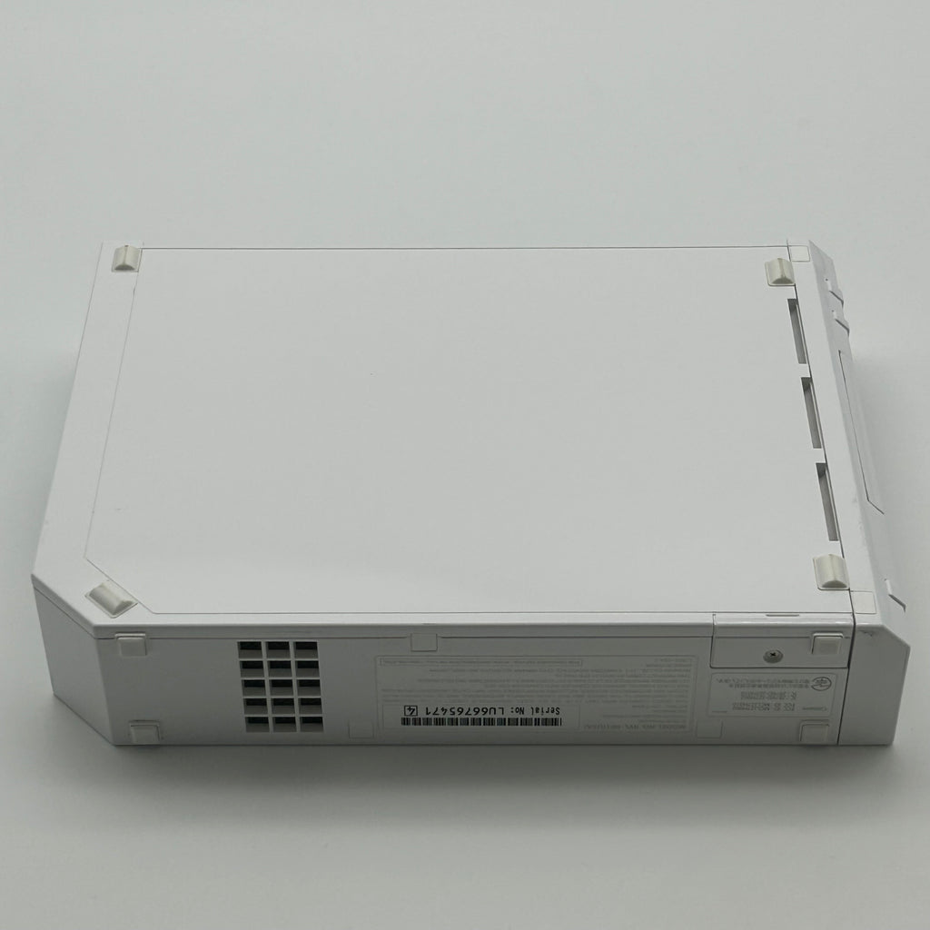 Nintendo Wii (RVL-001) 2006 White Video Game System w/ Remote and Nunchuck
