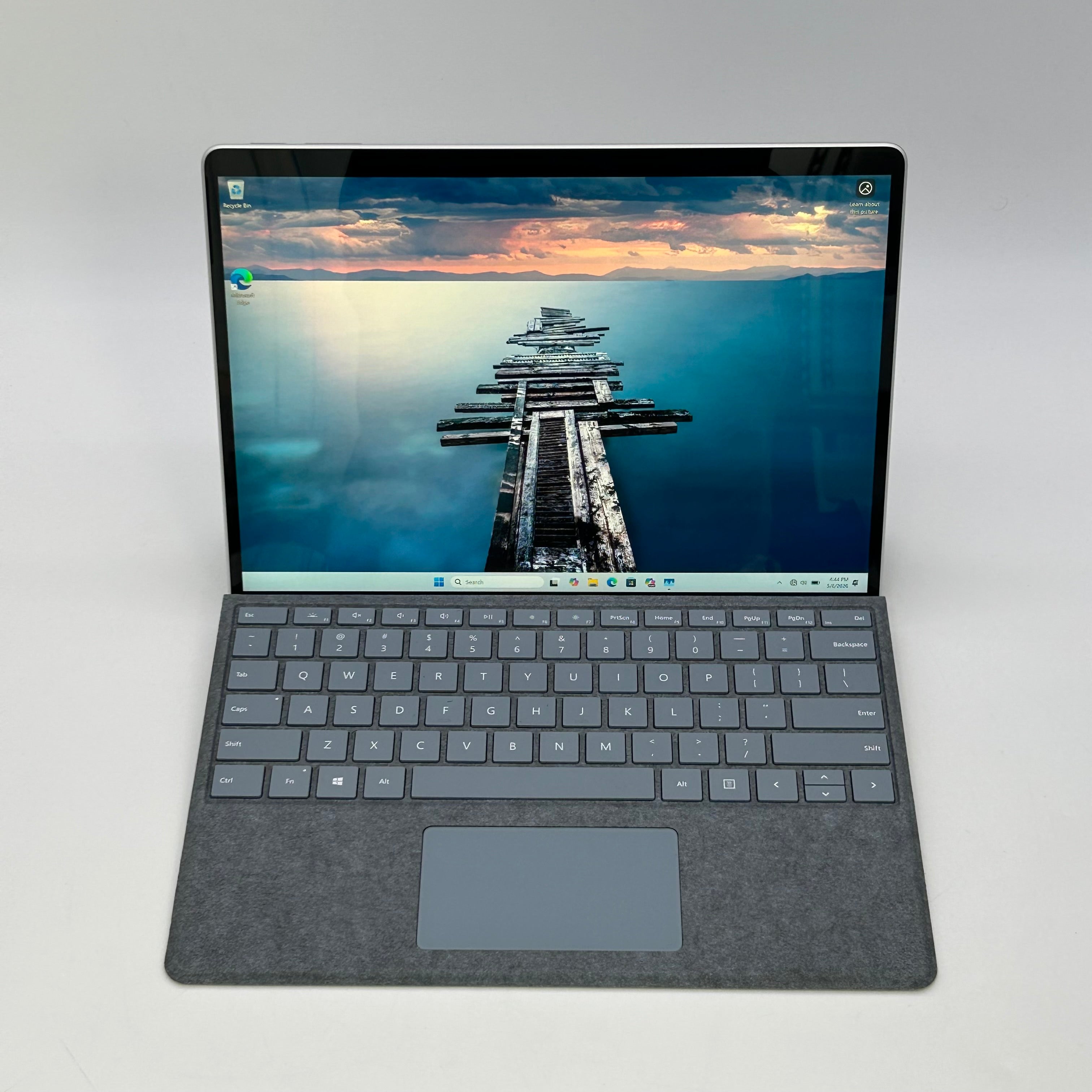 Microsoft Surface Pro 9 13-inch i5-1235U 8GB RAM 128GB SSD Silver w/ Keyboard