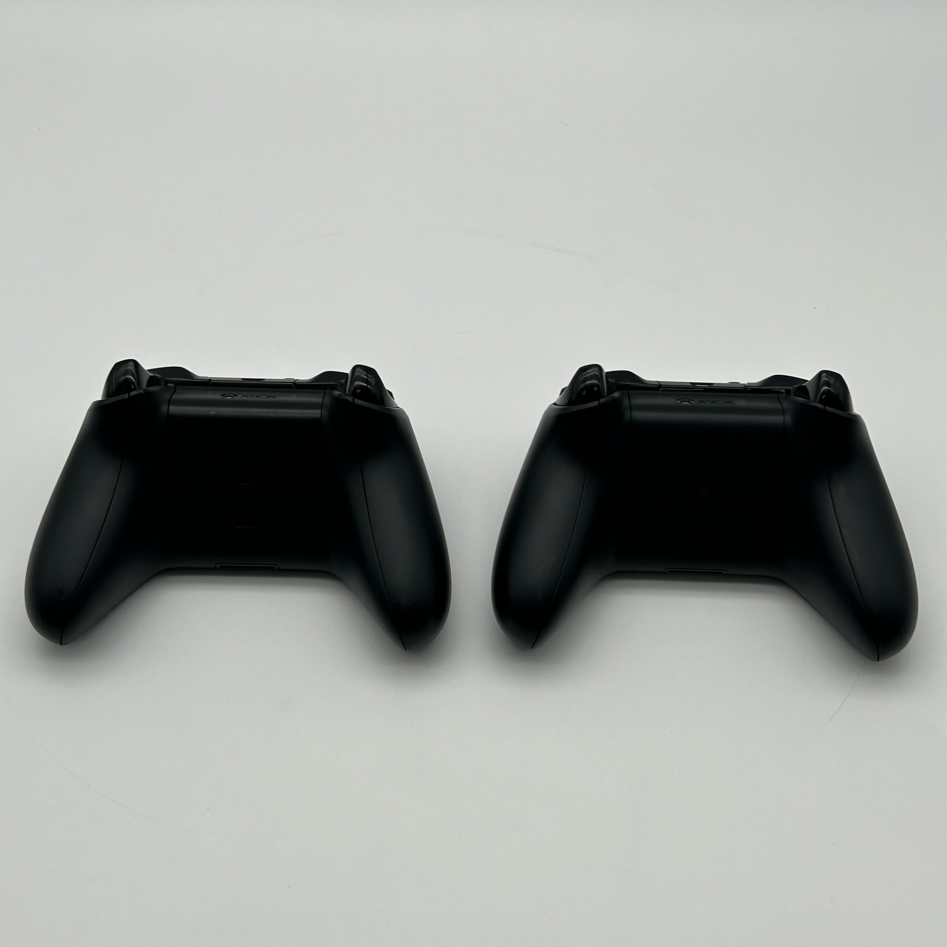 Microsoft Xbox One 500GB Home Console - Black (1540) - Video Game System - Used