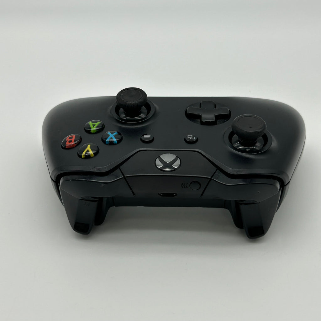 Microsoft Xbox One (1540) 500GB Console Bundle, 1 Controller + 6 Games Black - Used