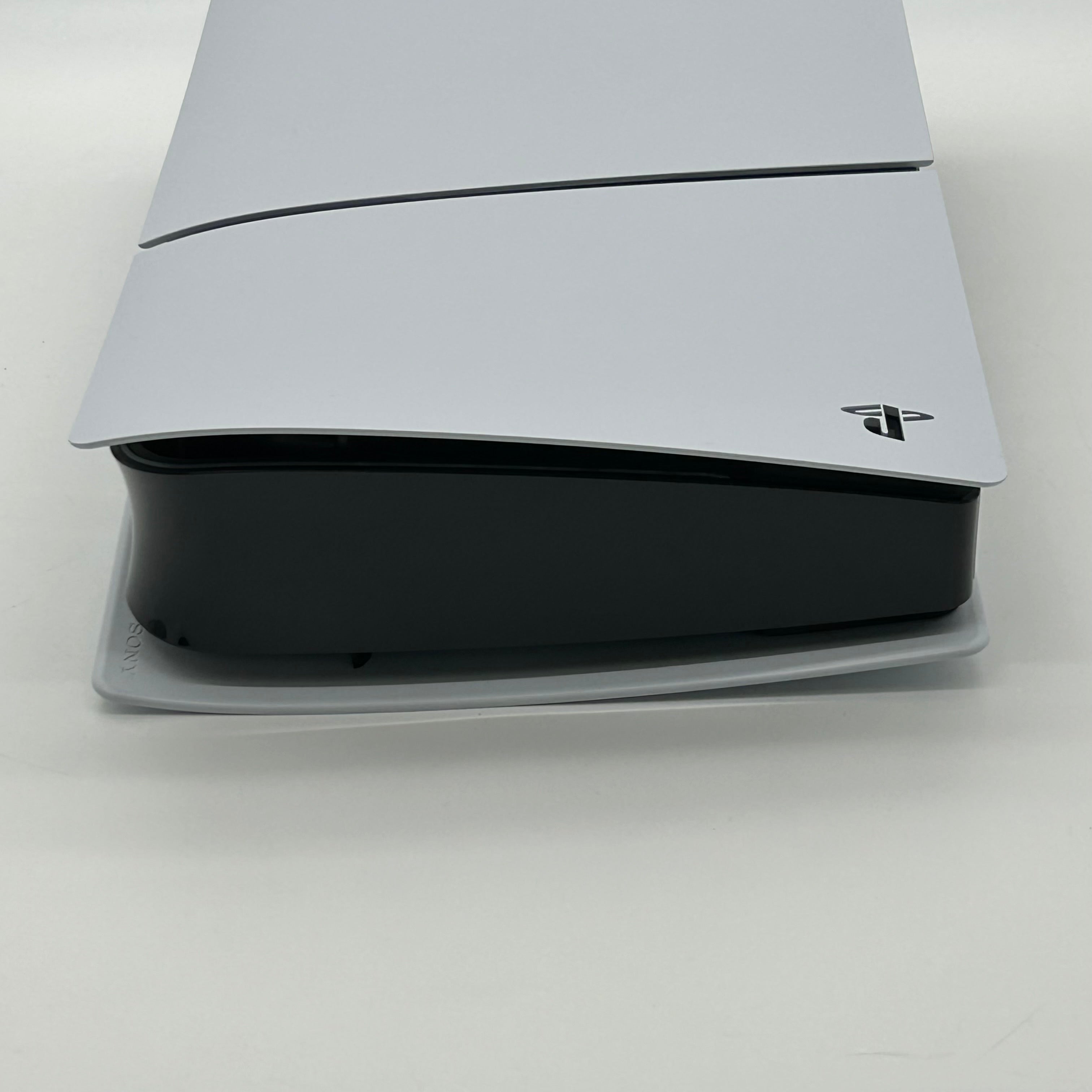 Sony PS5 Slim Disc Console 1TB White (Model CFI-2015) w/ Charging Dock & Box