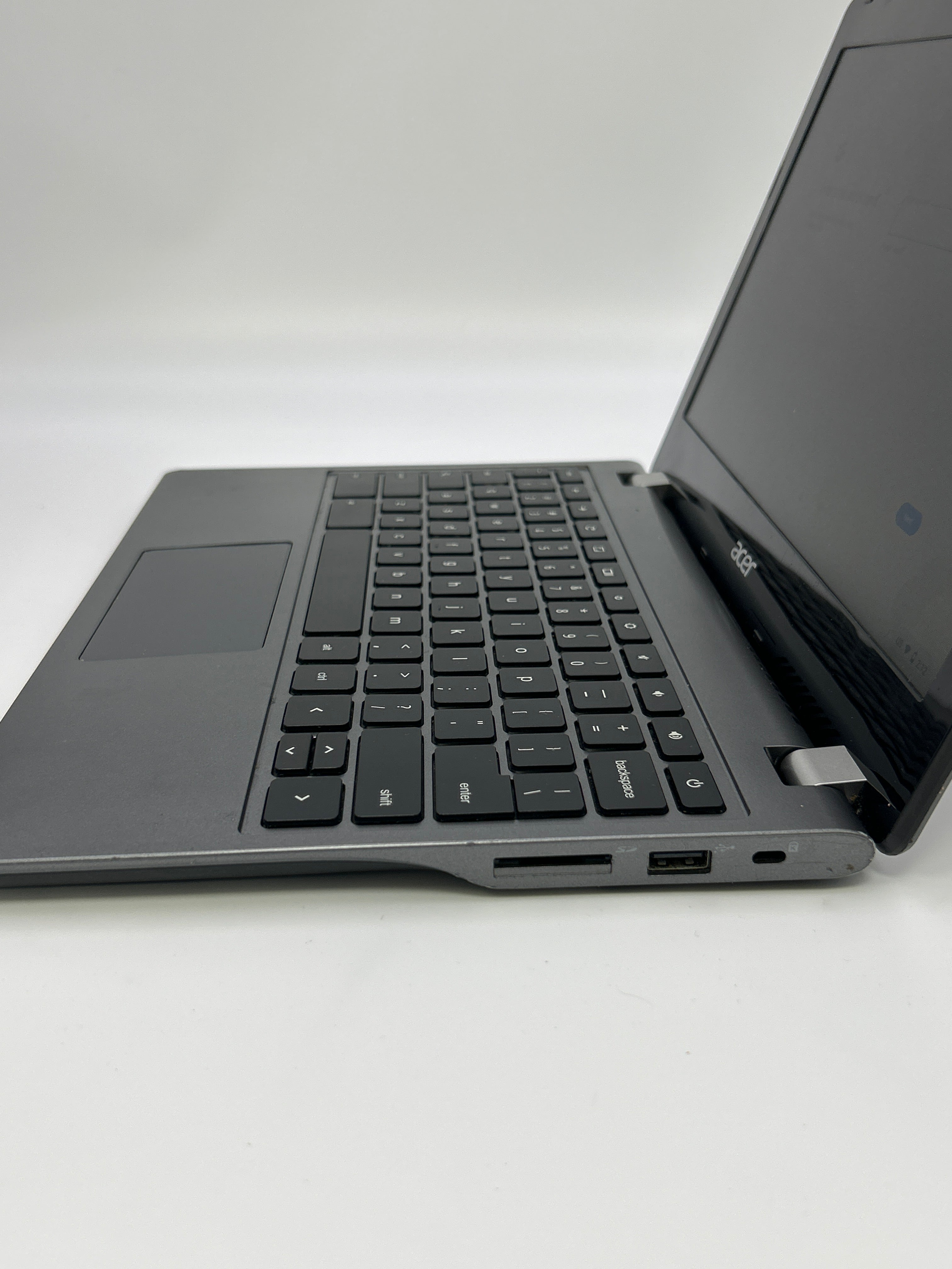 Acer C740 Laptop 11-inch Intel Celeron 4GB RAM 32GB Black Used for Parts