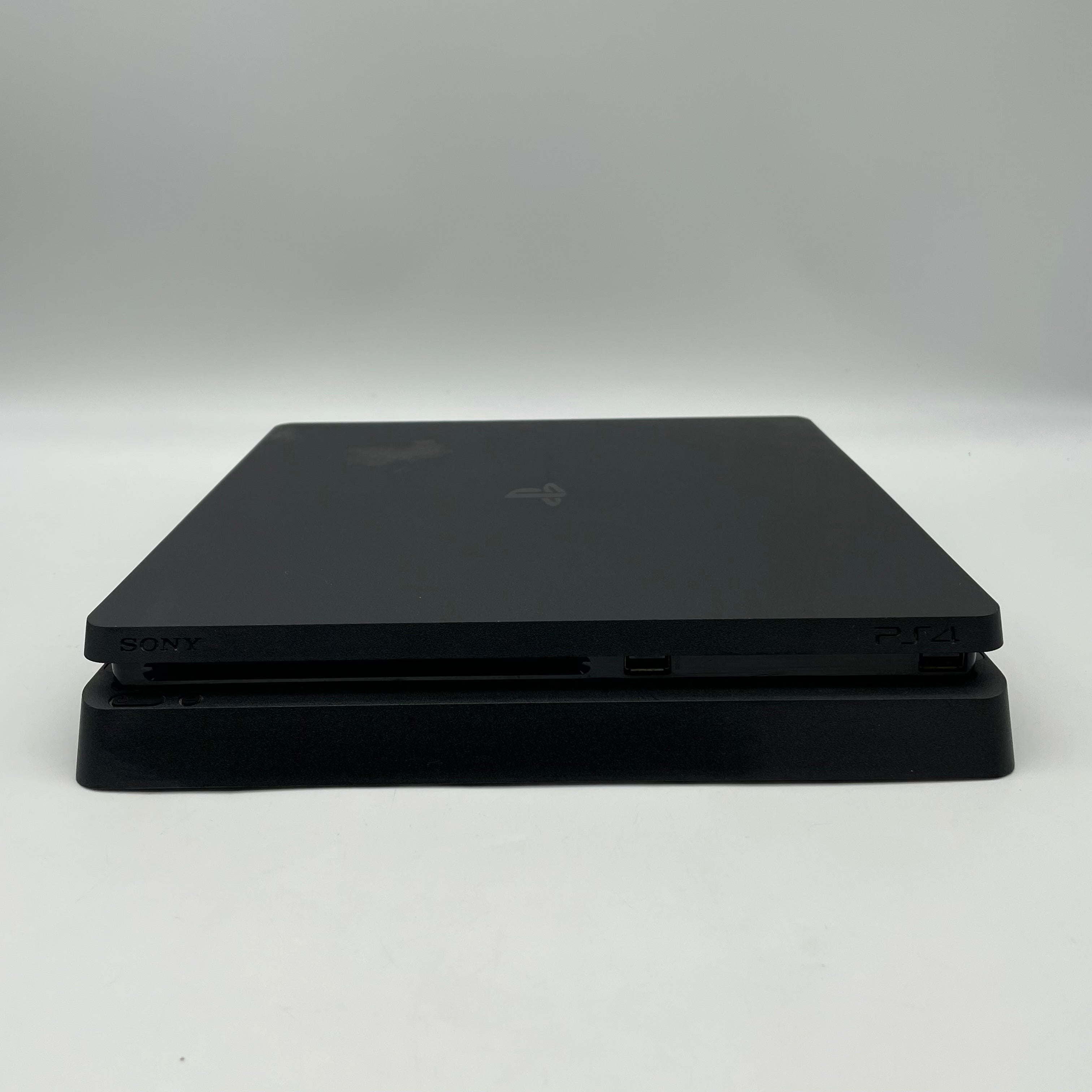 Sony PlayStation 4 Slim CUH-2015A Console Bundle w/Controller And Games